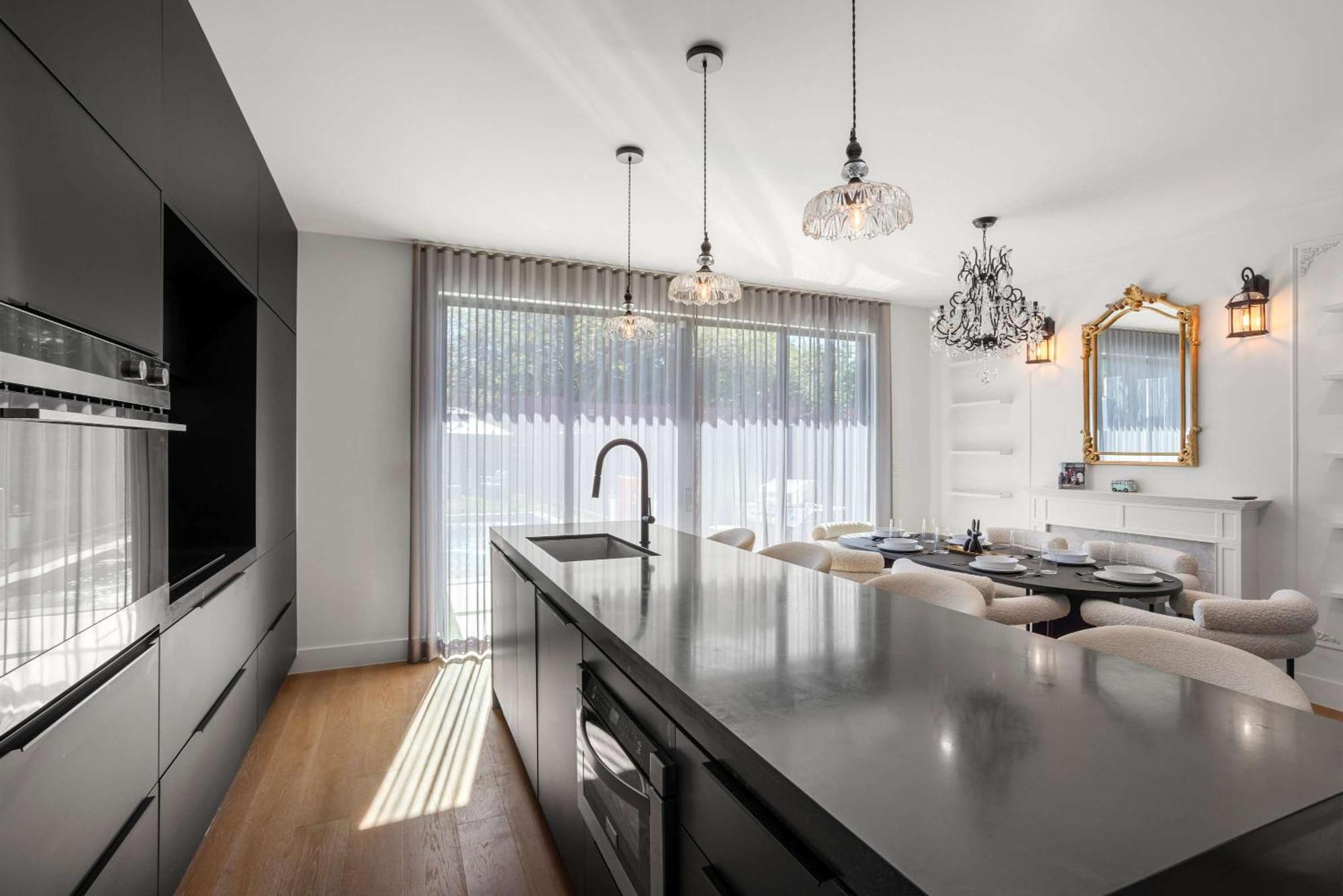 4br Paris Style Heated Pool New Build