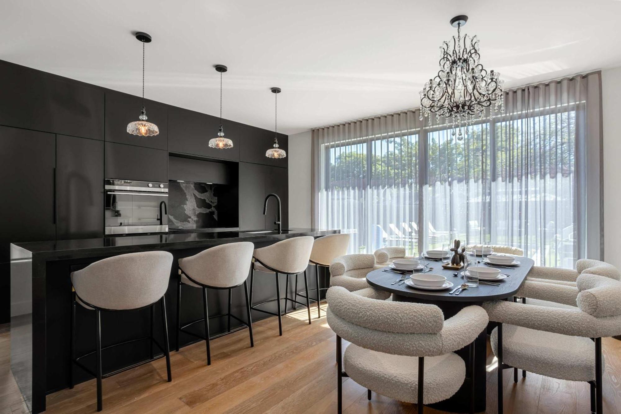 4br Paris Style Heated Pool New Build Holiday home Miami