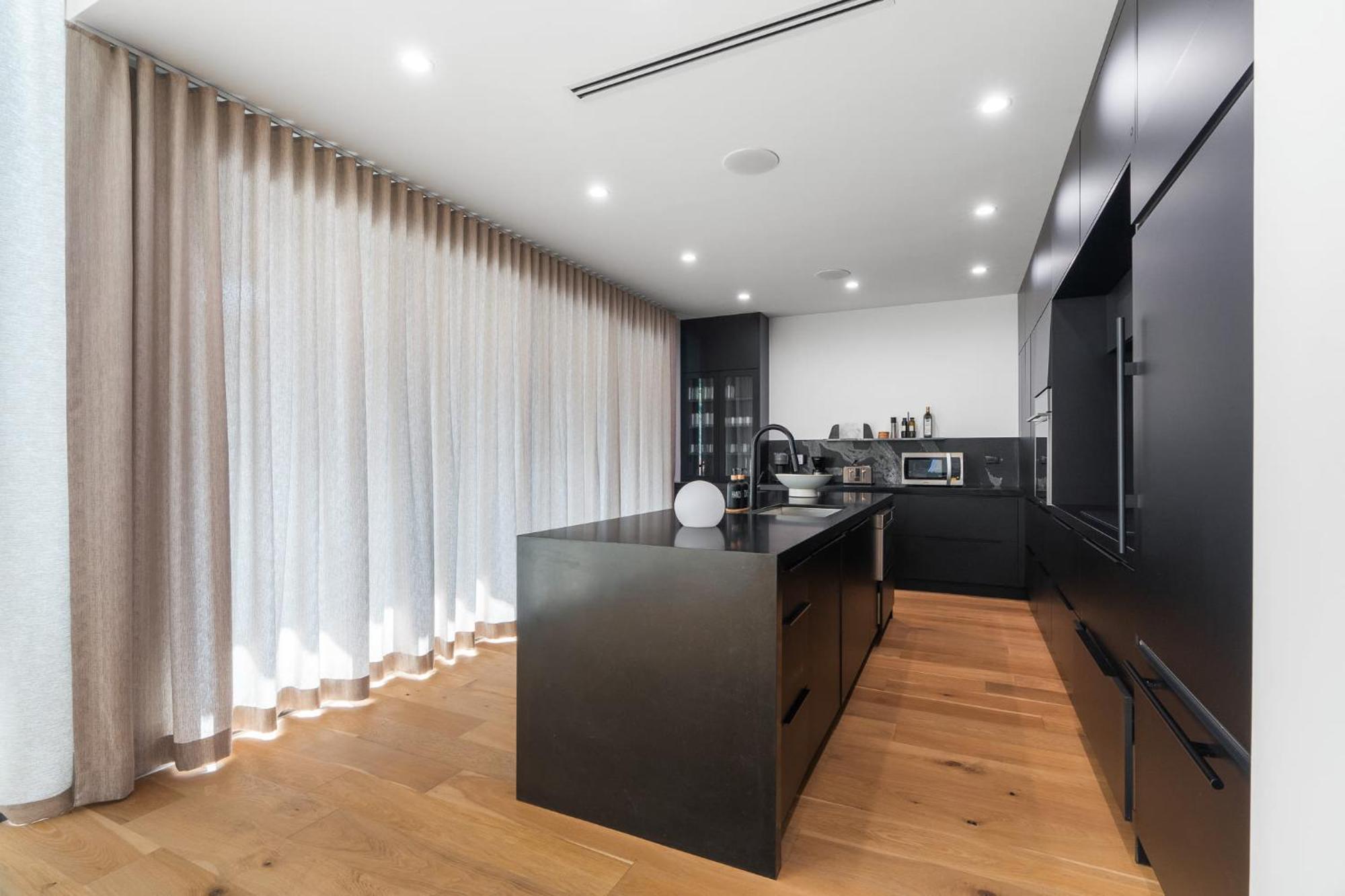 Modern Build Heated Pool Huge Open Concept * Miami