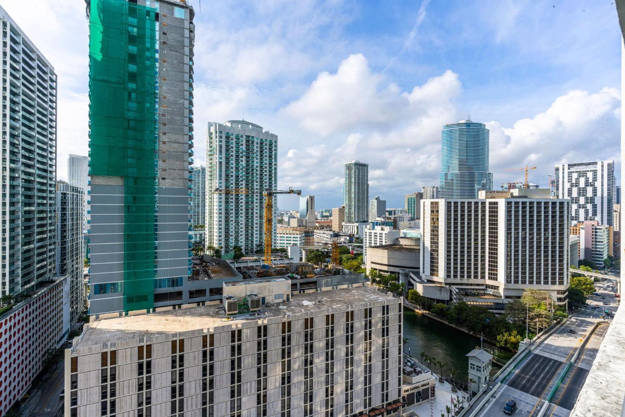 Icon Brickell 1 Bed 1 Bath At The W