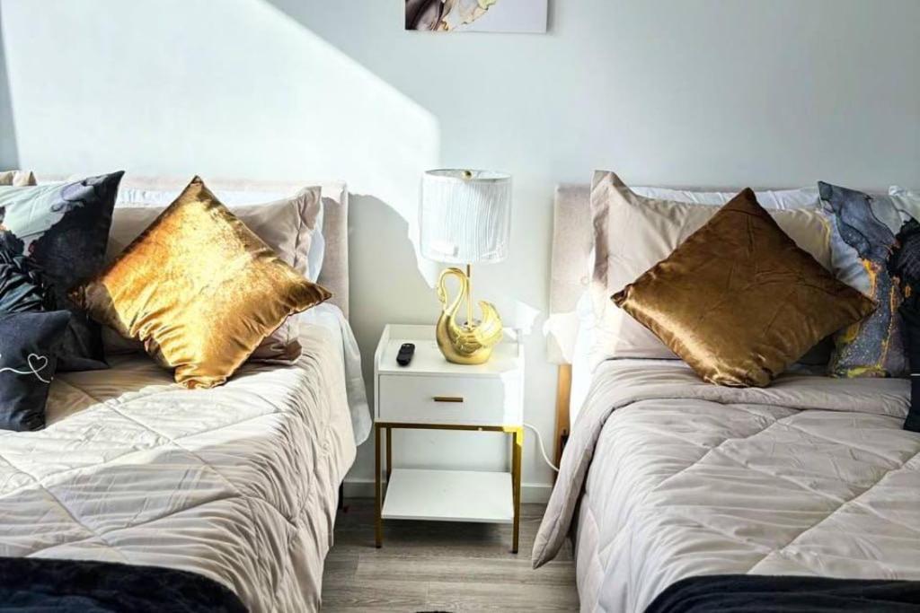 Apartment Luxury Chic Bedroom Miami