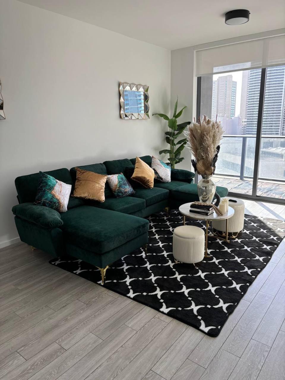 Luxury Chic Bedroom Apartment *