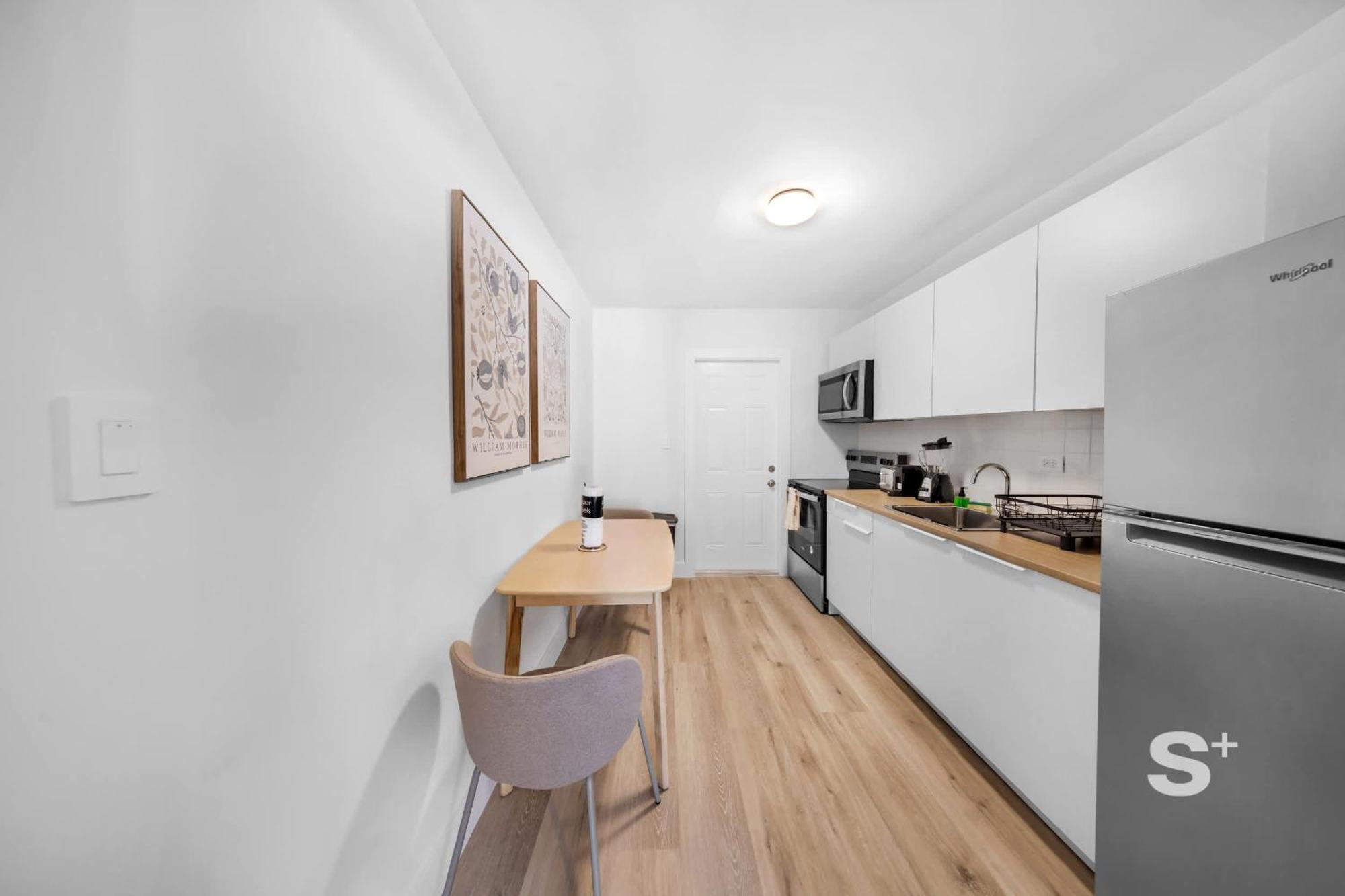 Apartment 1-br Retreat With Modern Chic