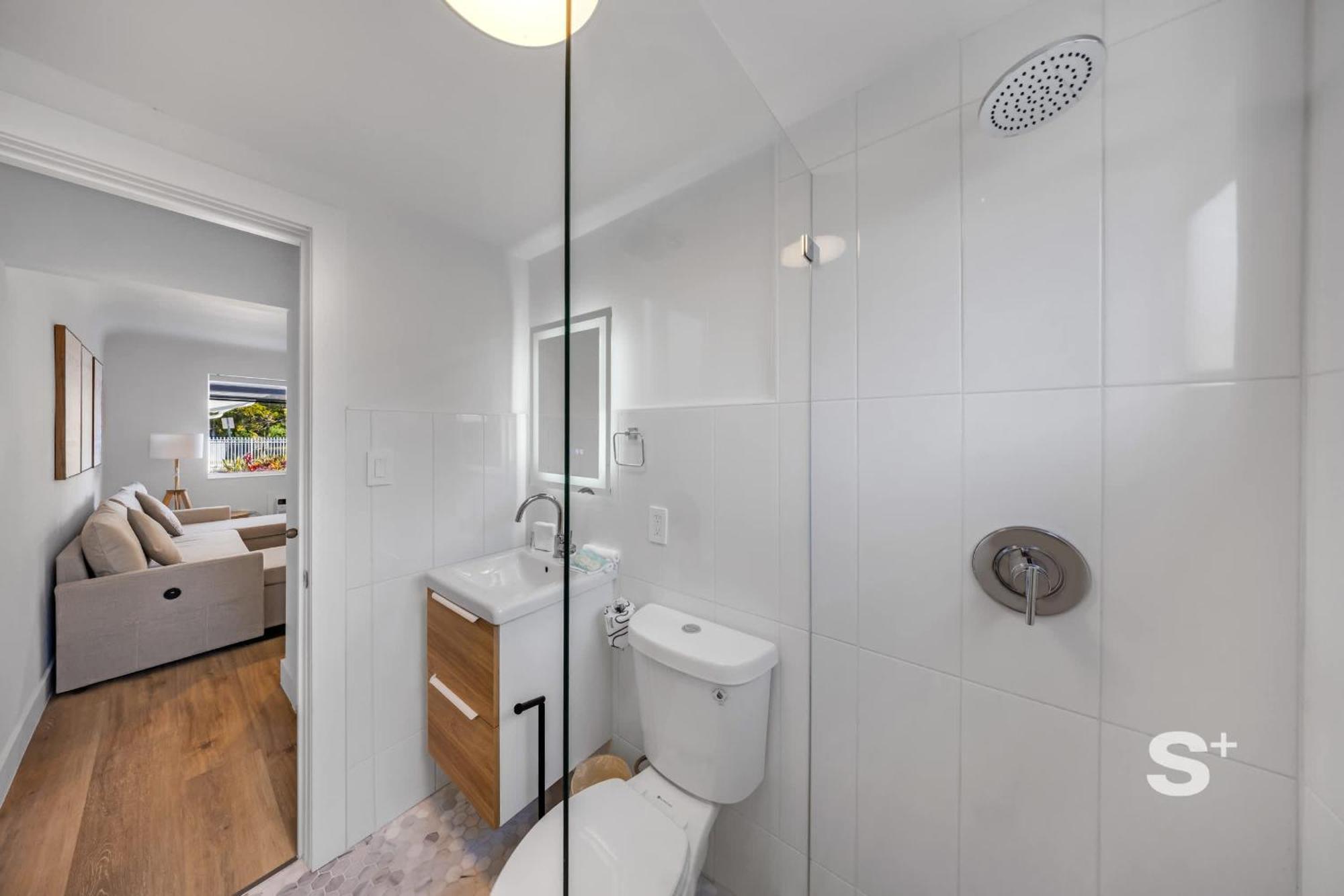 1-br Retreat With Modern Chic Apartment *