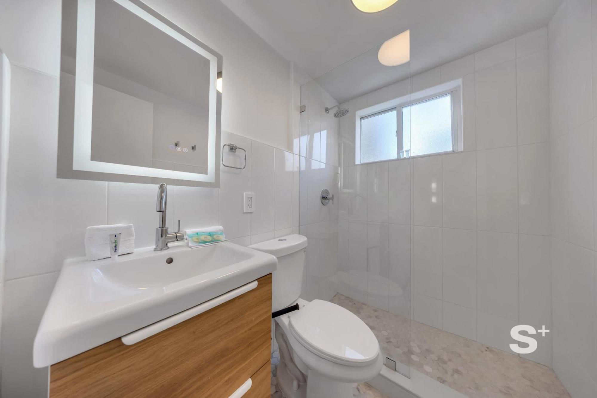 1-br Retreat With Modern Chic Apartment *
