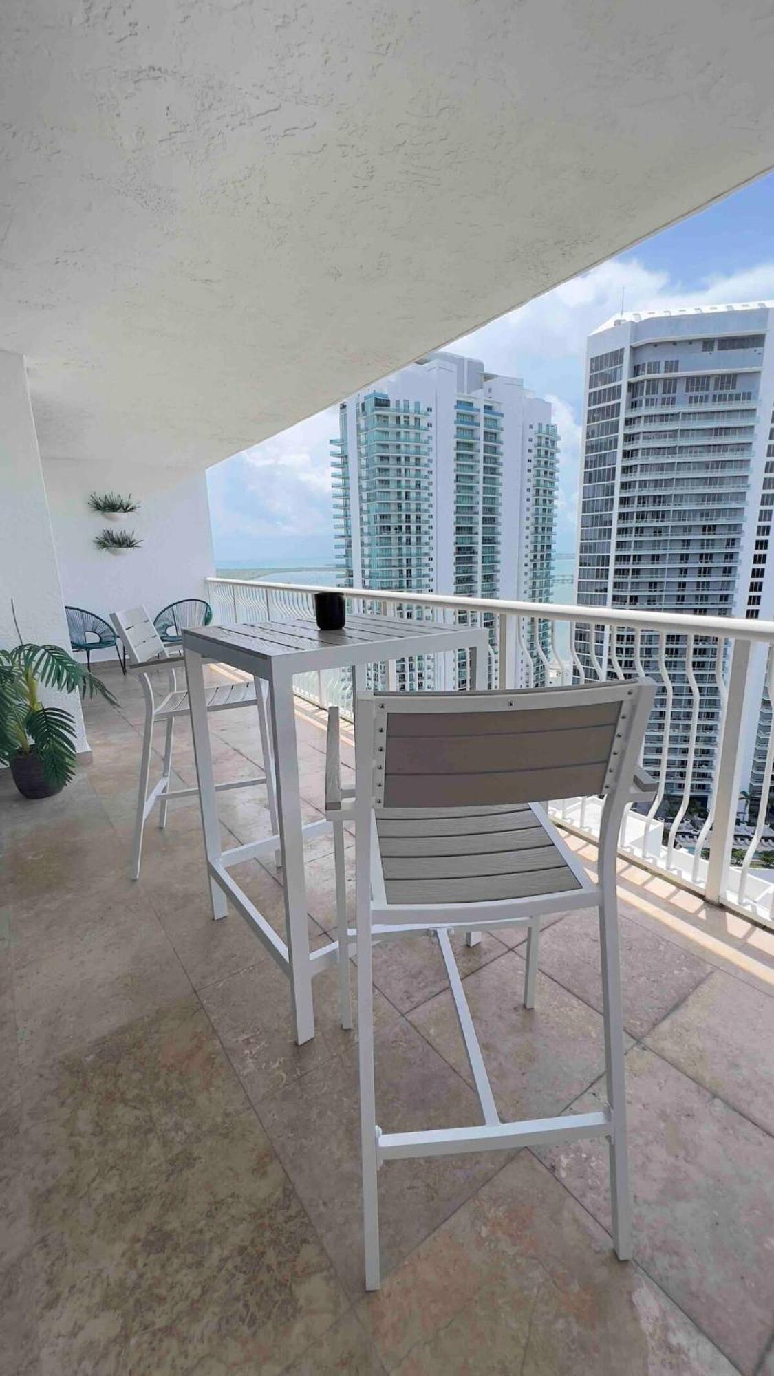 Brickell Center W/city & Bay View + Free Parking! Appartement