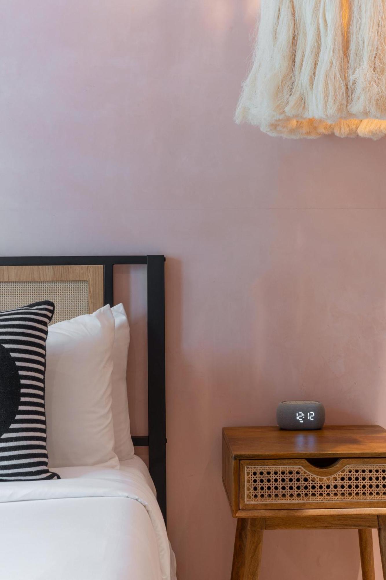 Artisan Studio- Breakfast Nook By Design District Apartment