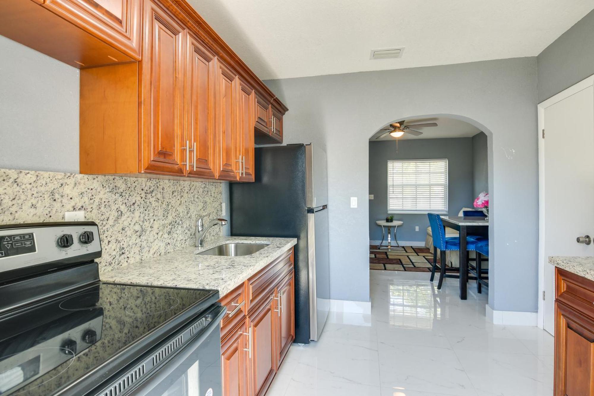 7 Mi To Surfside Pet-friendly Unit In Apartment Miami