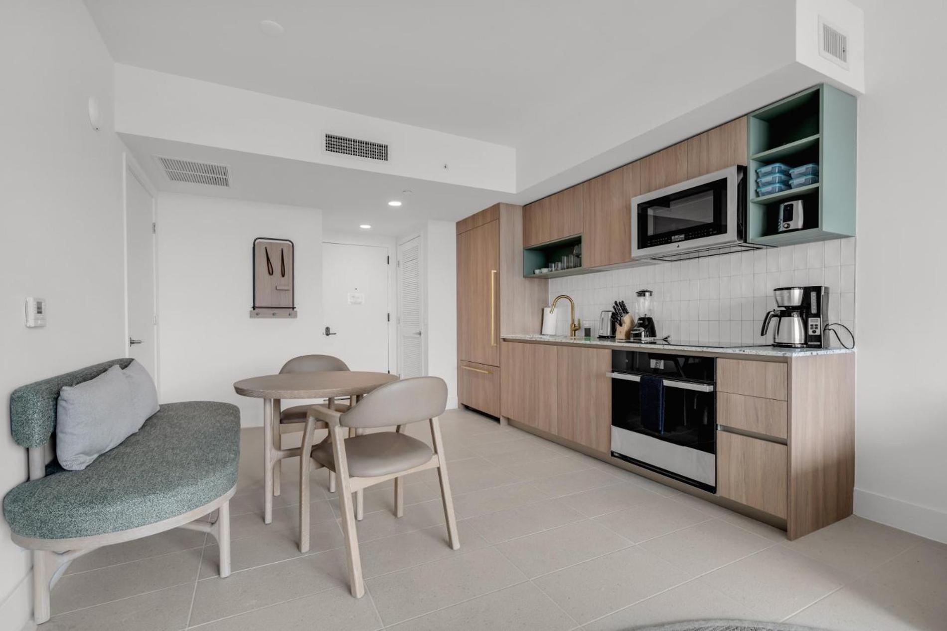 Stunning 1br With Breathtaking Views On The 50th Floor Apartment