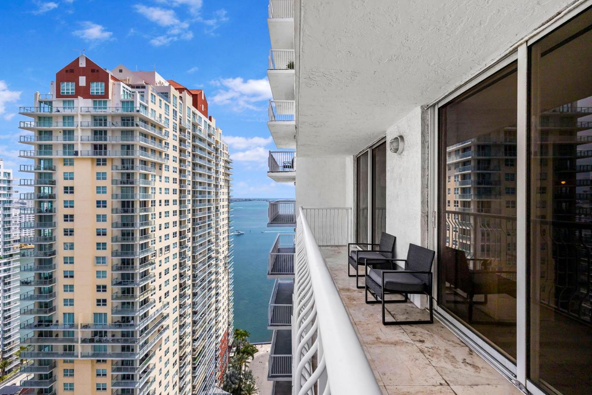 Enjoy Of Beautiful Views From Apartment *