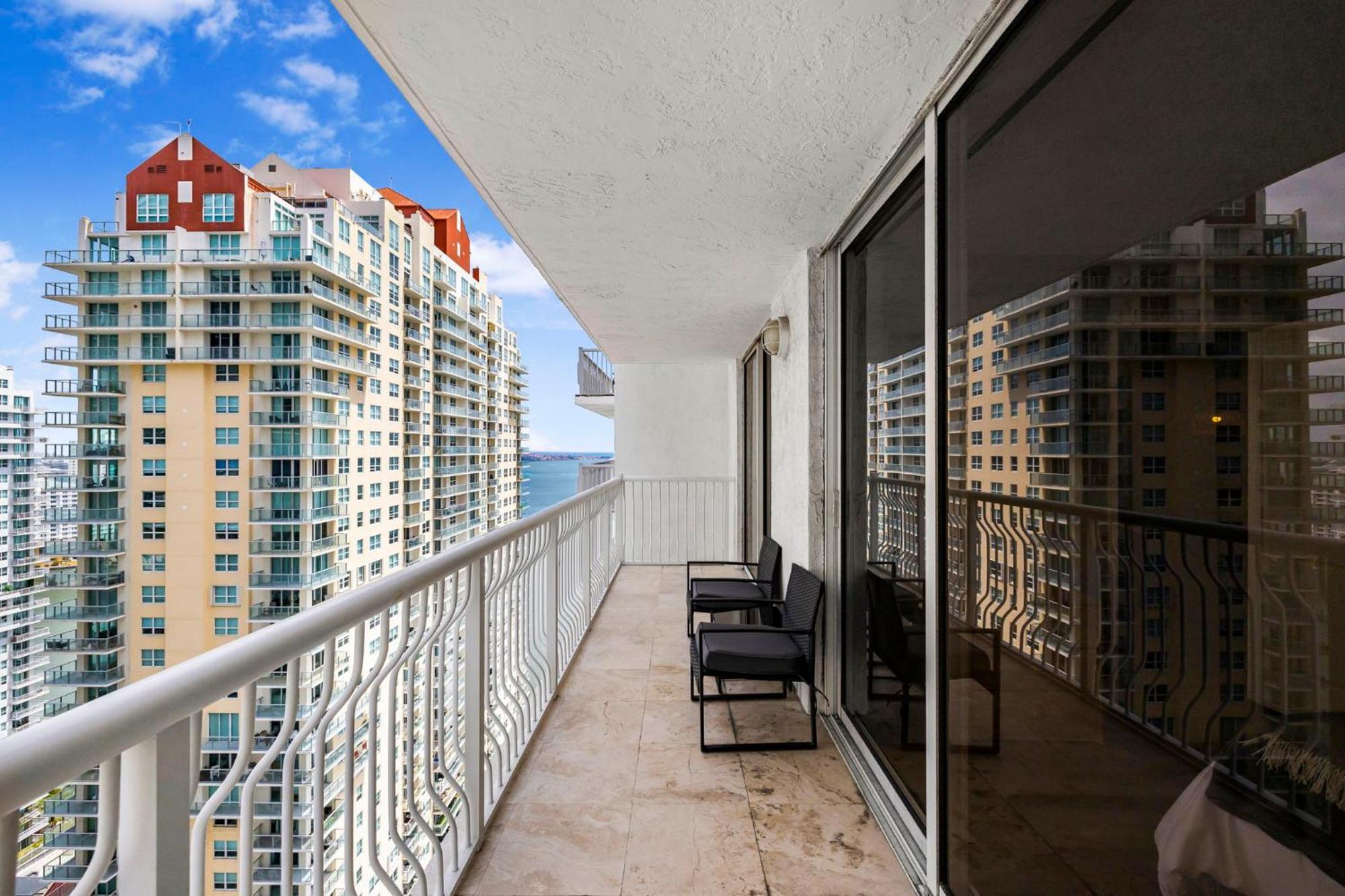 Enjoy Of Beautiful Views From Apartment *
