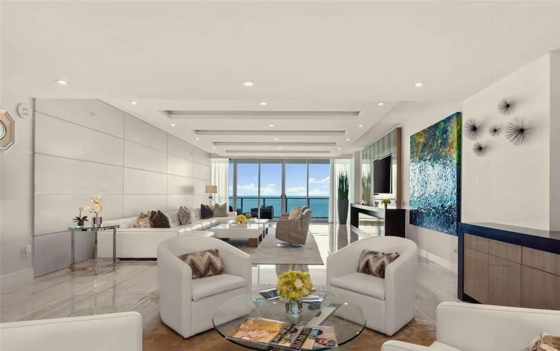 Luxury Coastal Living 3 Bedroom Unit *