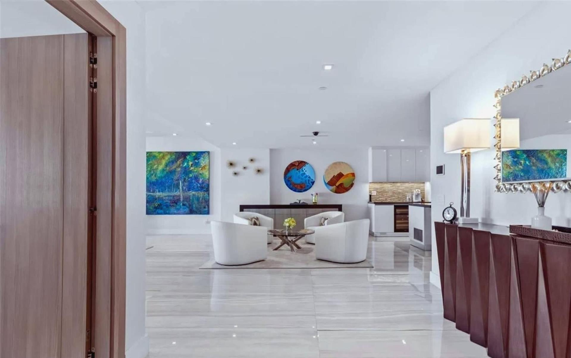 Apartment Luxury Coastal Living 3 Bedroom Unit Miami