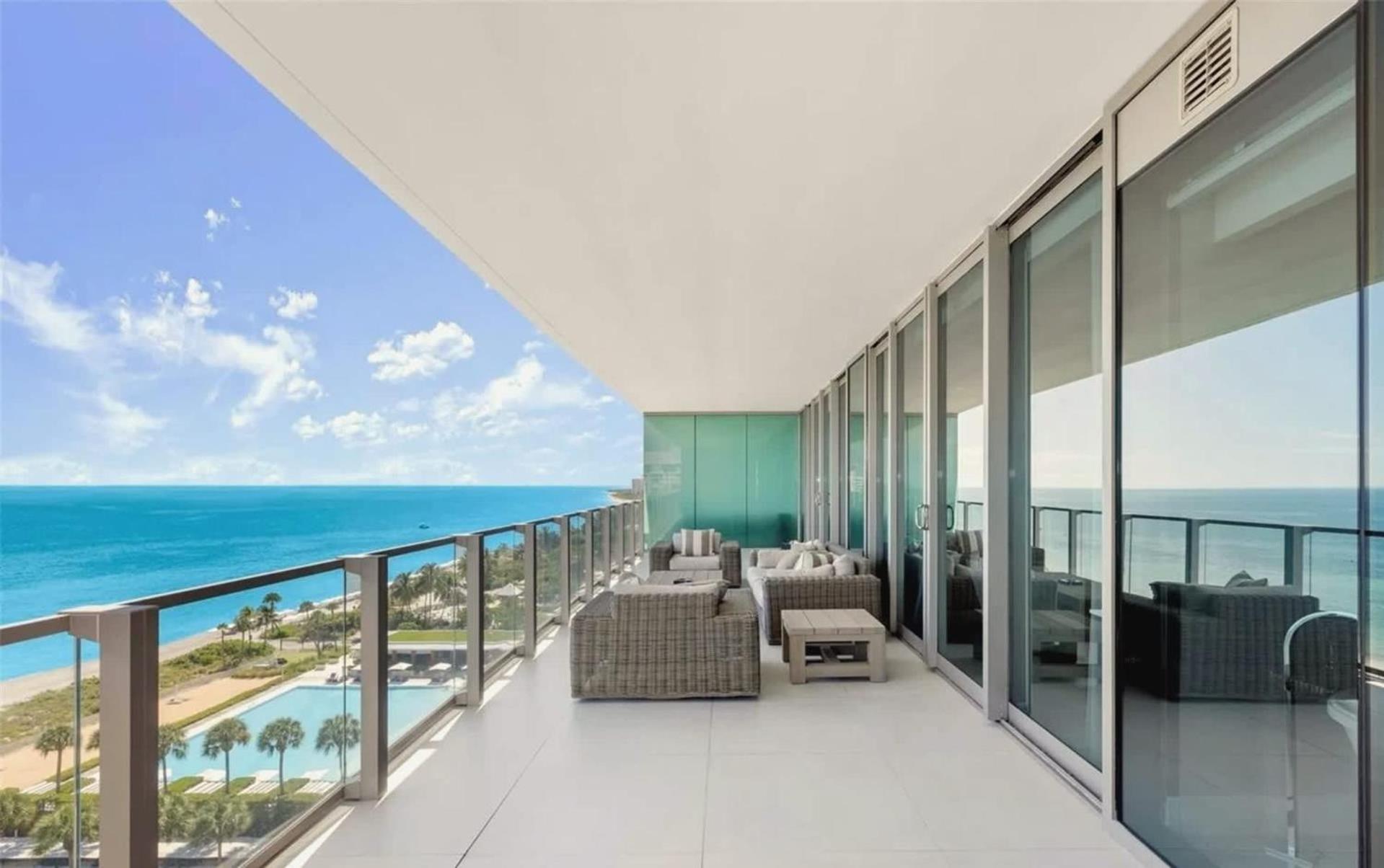 Apartment Luxury Coastal Living 3 Bedroom Unit