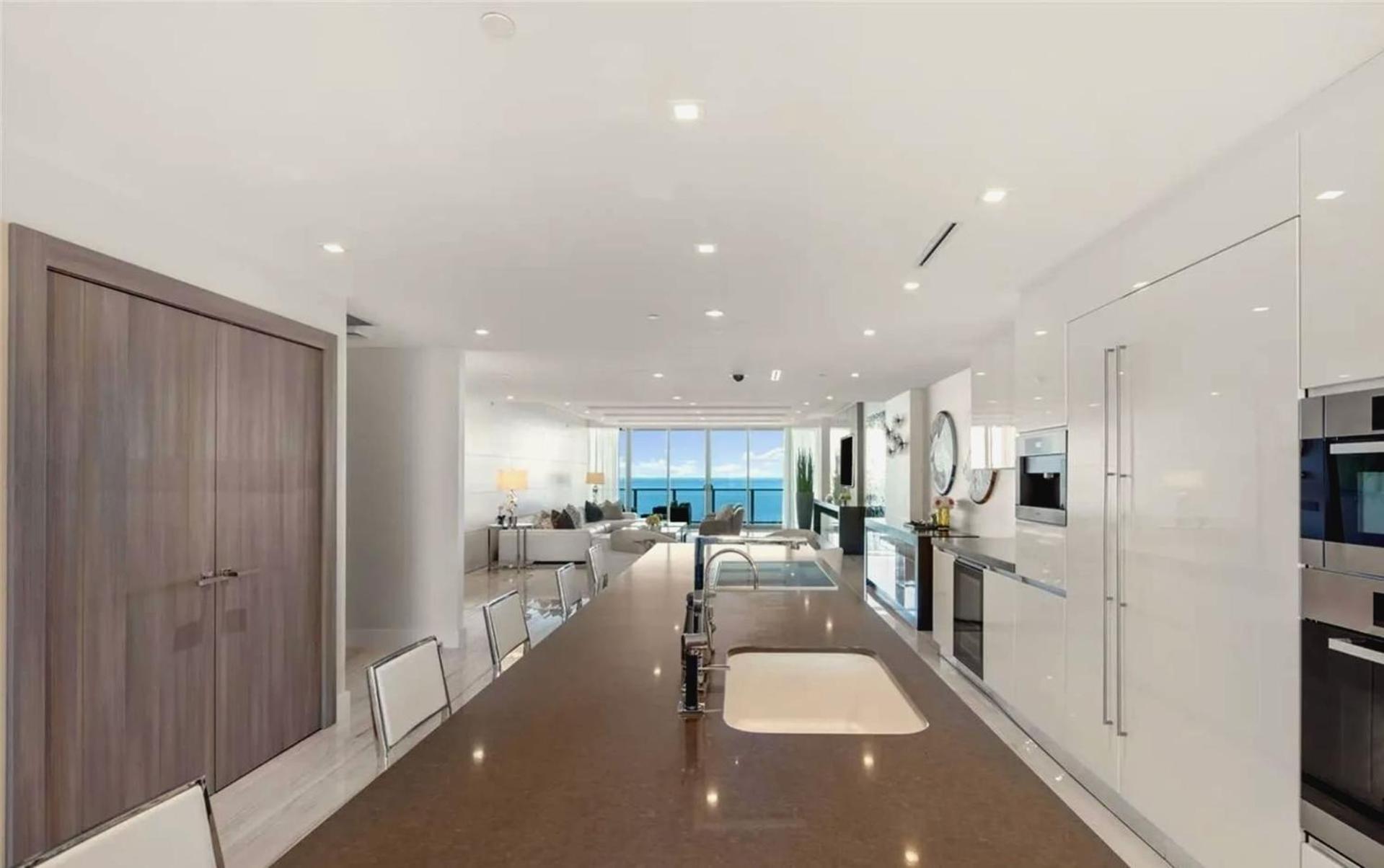 Luxury Coastal Living 3 Bedroom Unit * Miami