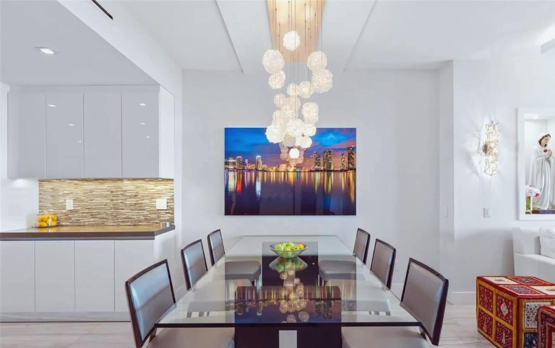 Luxury Coastal Living 3 Bedroom Unit Miami