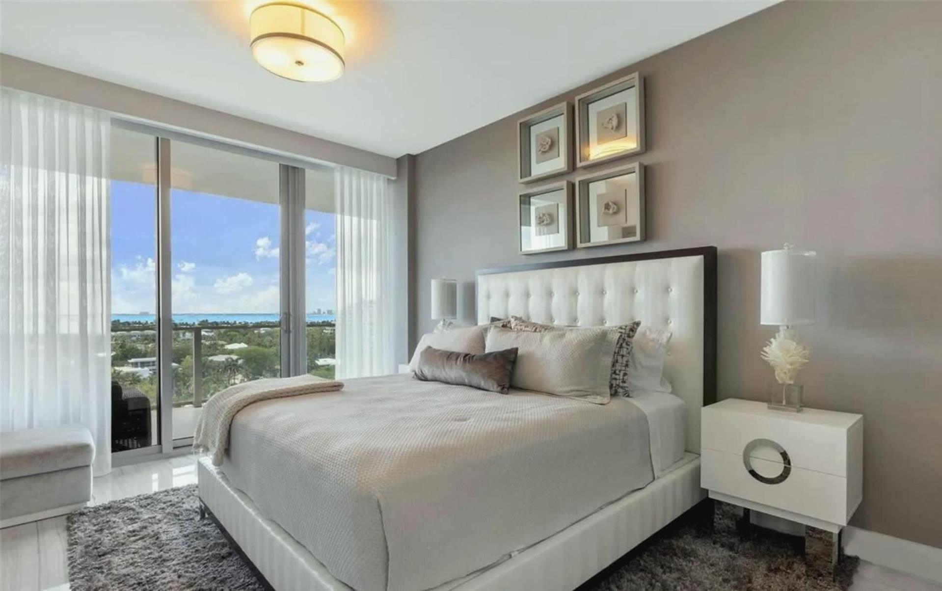 Luxury Coastal Living 3 Bedroom Unit Apartment *