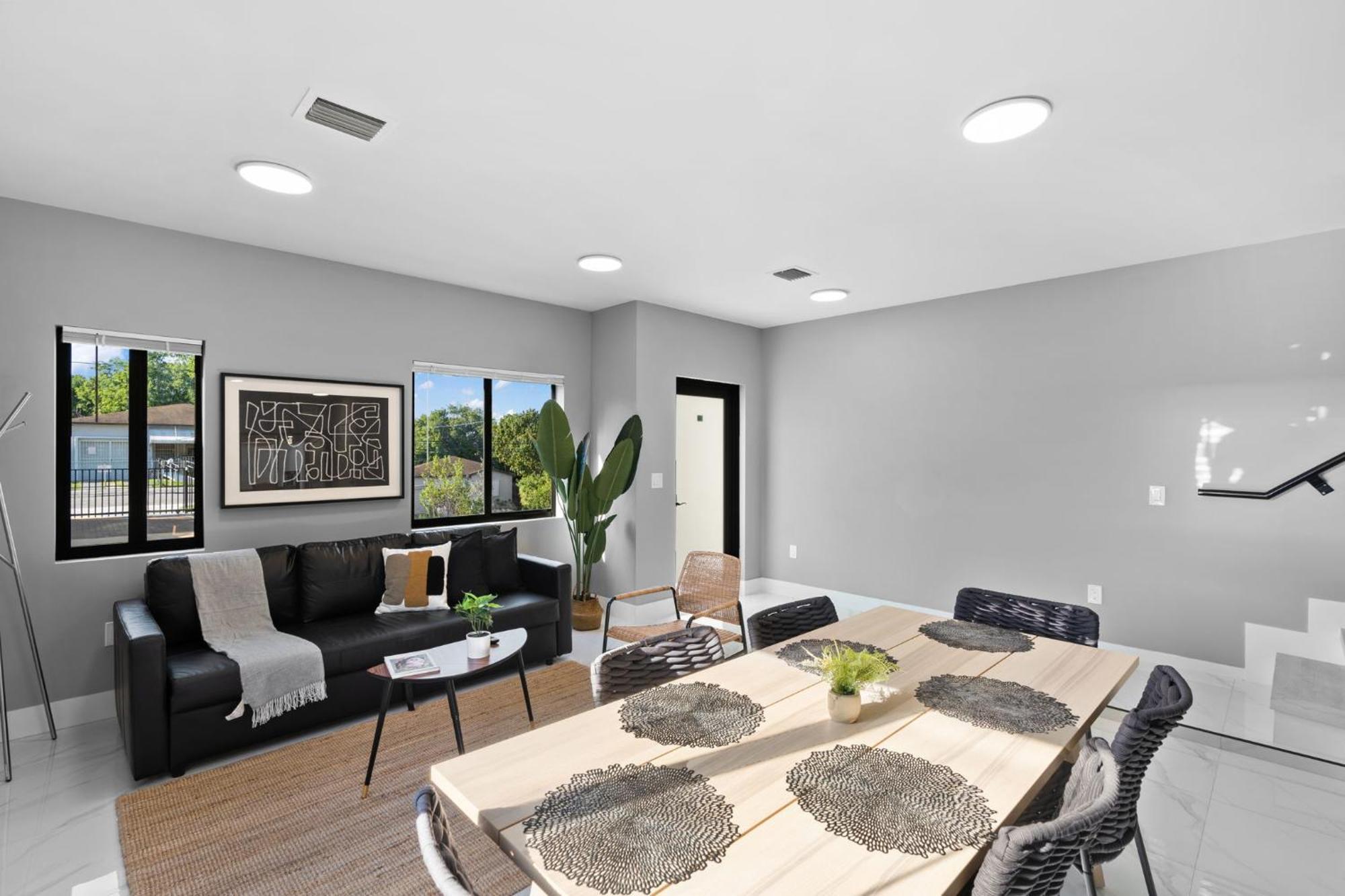Spacious W Parking Free Apartment Miami