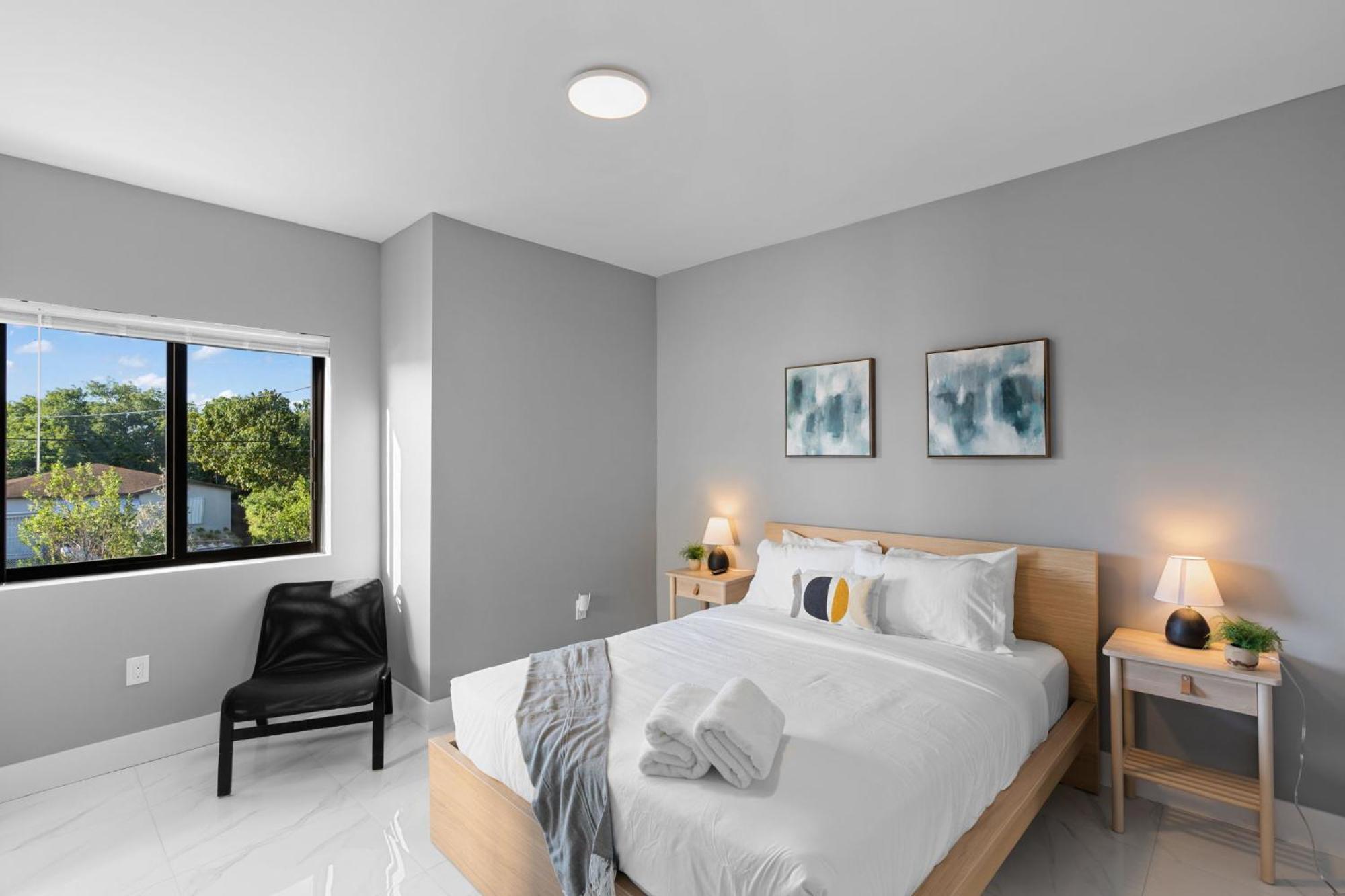 Spacious W Parking Free * Miami