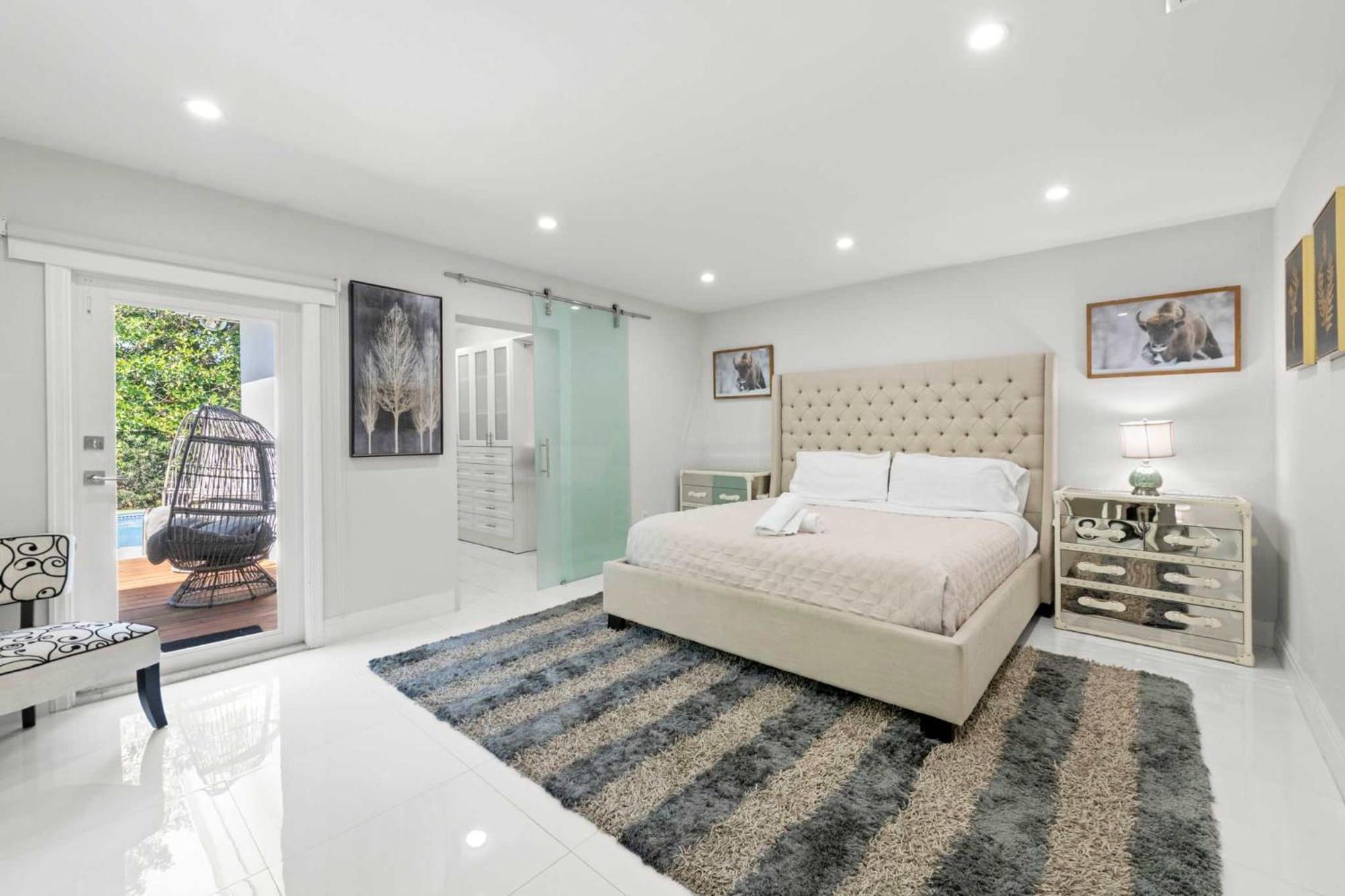 Spacious Retreat Sleeps 12 Private Pool Fire Pit *