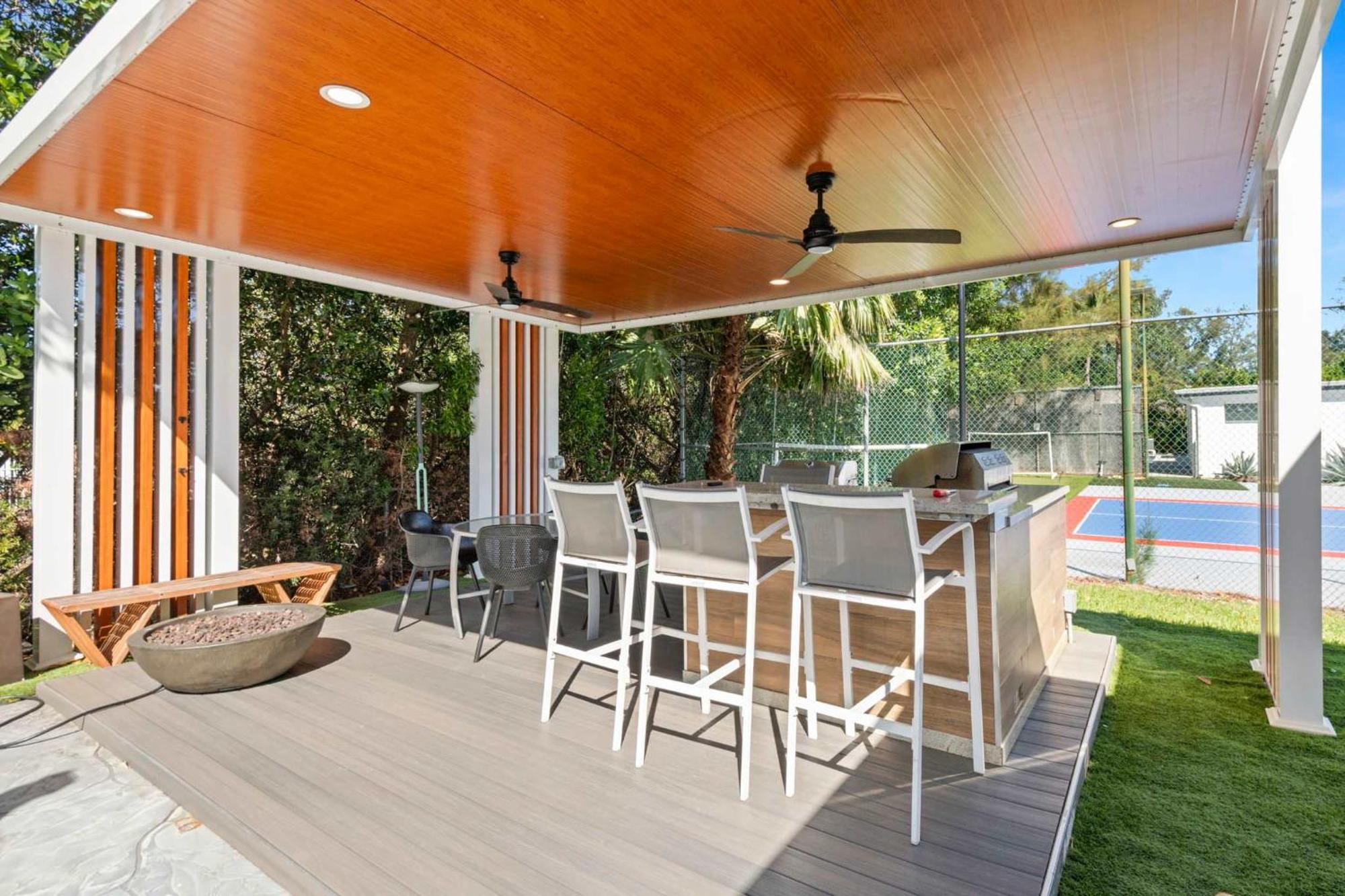 Holiday home Spacious Retreat Sleeps 12 Private Pool Fire Pit