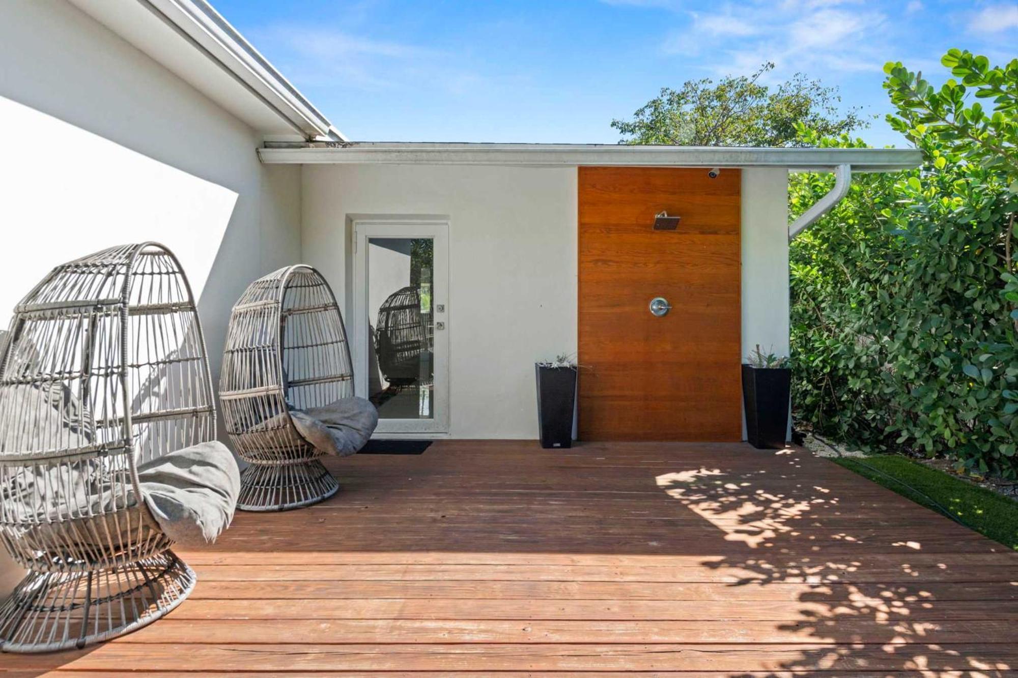 Holiday home Spacious Retreat Sleeps 12 Private Pool Fire Pit *