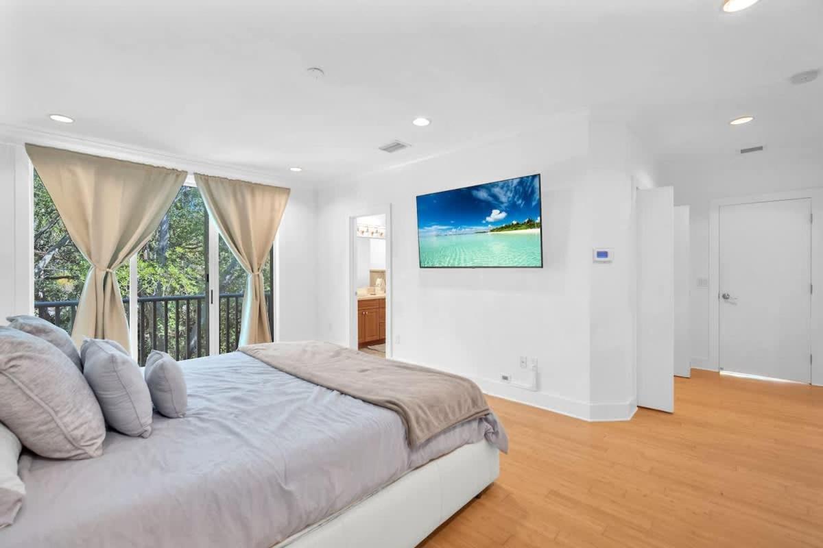 Grove Walk Manor 3br Oasis In The Grove Family * Miami