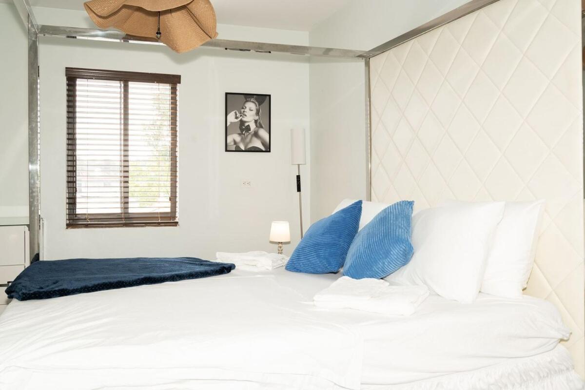 Villa River Villa-pool, Hot Tub, Dock, Big Garden
