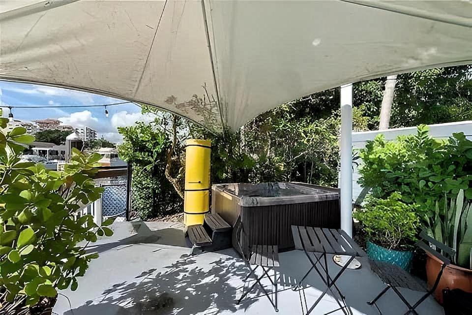 River Villa-pool, Hot Tub, Dock, Big Garden *