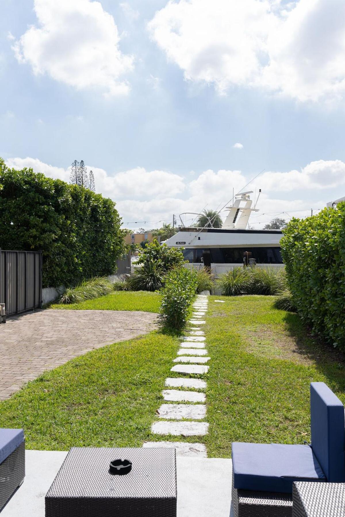 River Villa-pool, Hot Tub, Dock, Big Garden Villa *