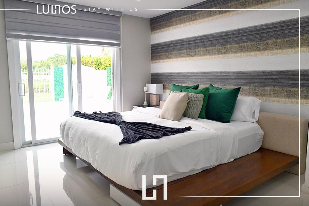 Luxurious With Bbq, Hot Tub, Heated Pool & Wifi - L36 Vakantiehuis Miami