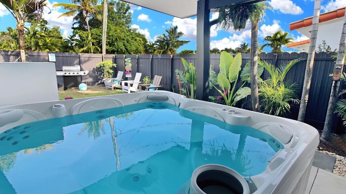 King Bed & Hot Tub, A Casita For Families & Pets Holiday home *