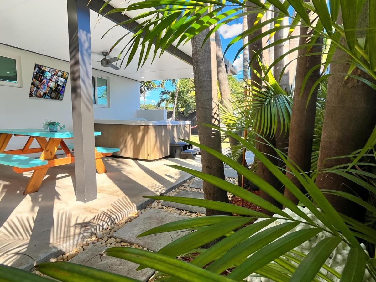 King Bed & Hot Tub, A Casita For Families & Pets Holiday home