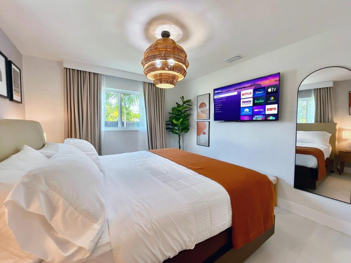 King Bed & Hot Tub, A Casita For Families & Pets