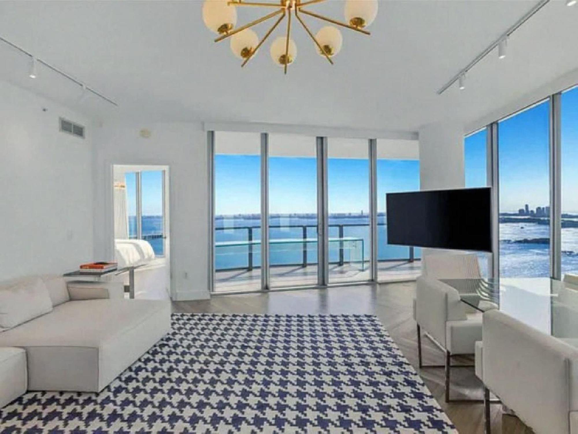 Apartment High-floor With Ocean Views In Miami