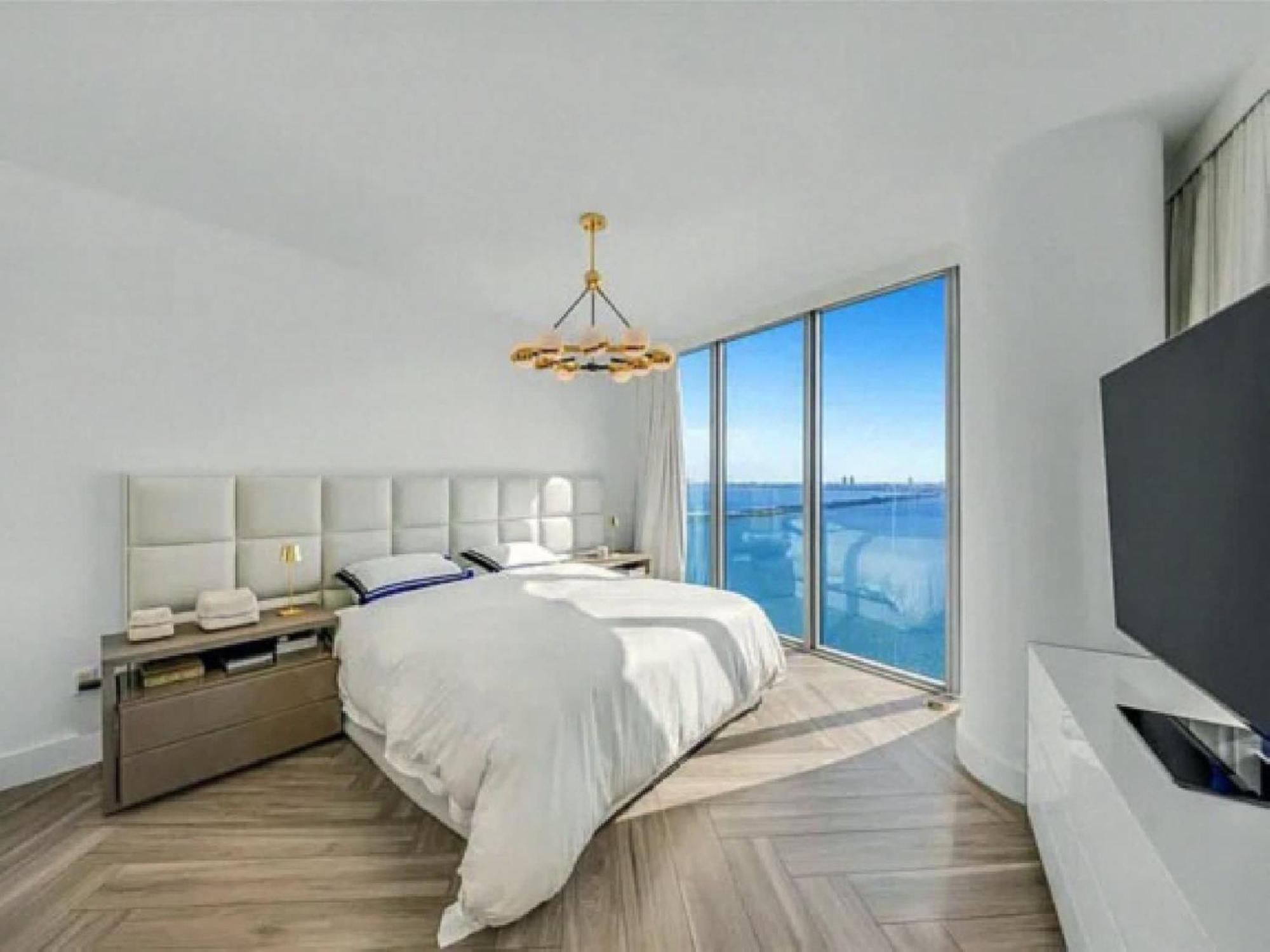 High-floor With Ocean Views In *