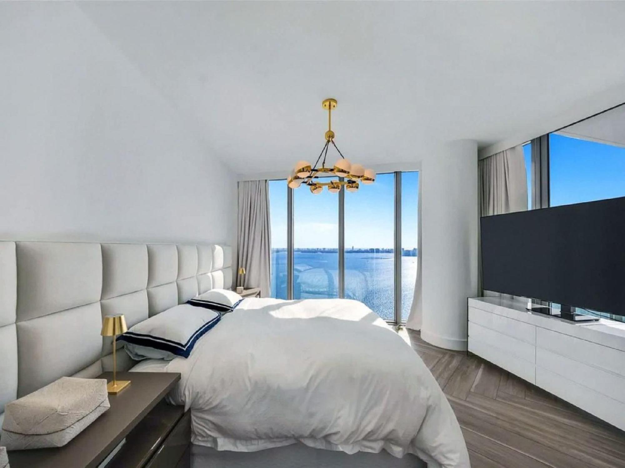 High-floor With Ocean Views In Miami