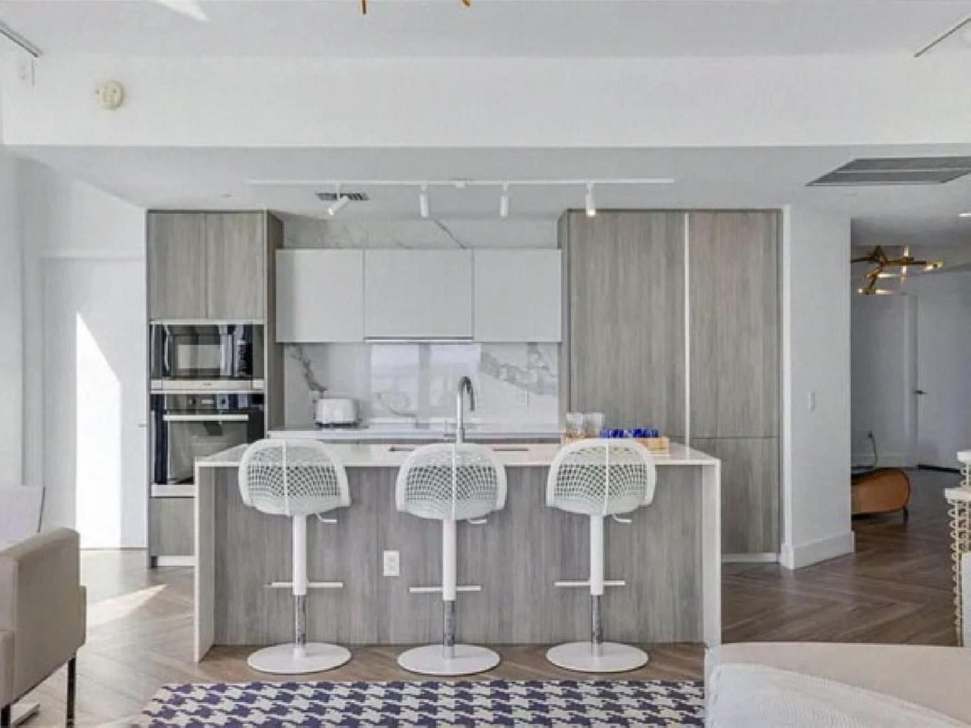 High-floor With Ocean Views In