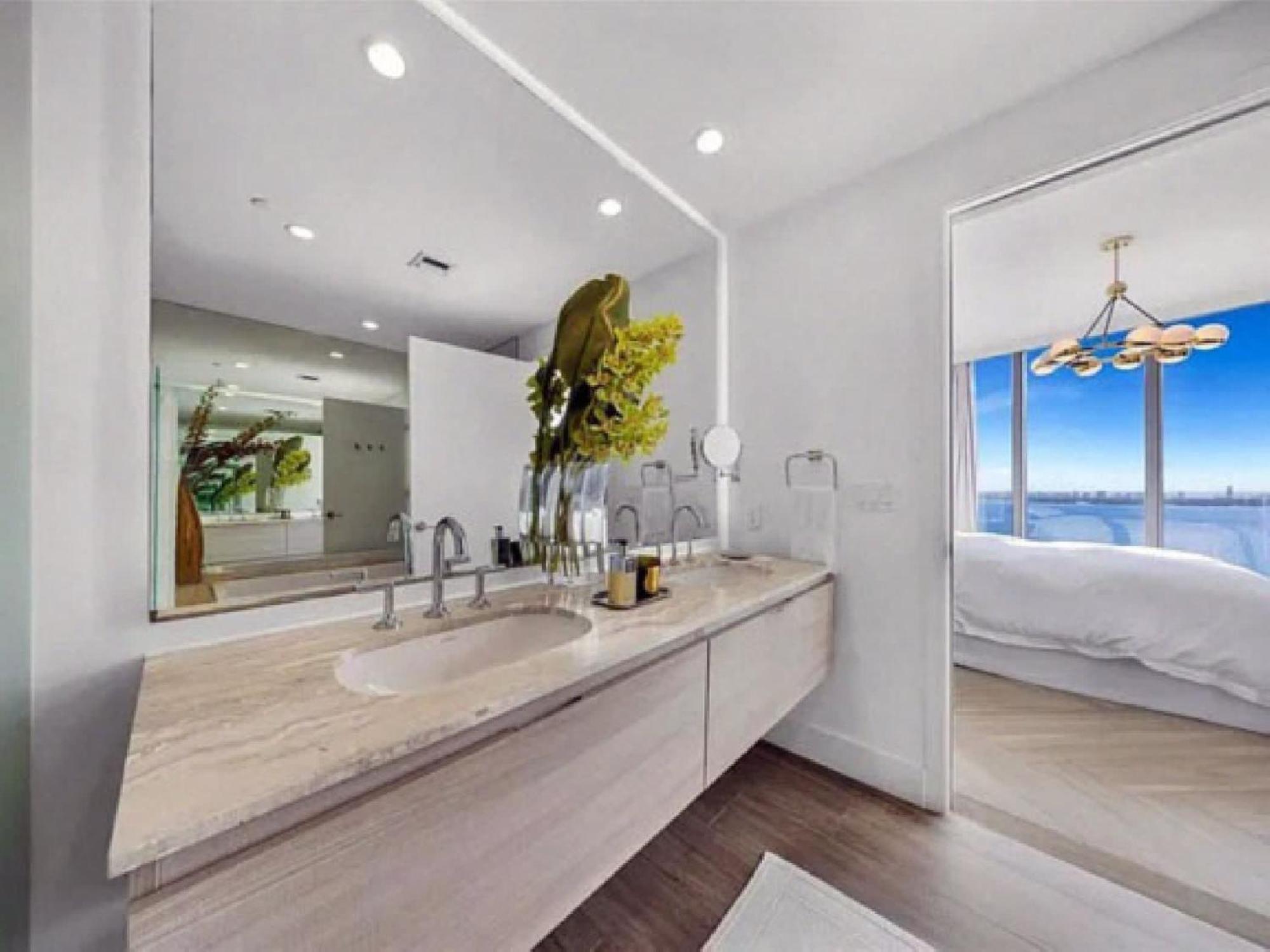 High-floor With Ocean Views In