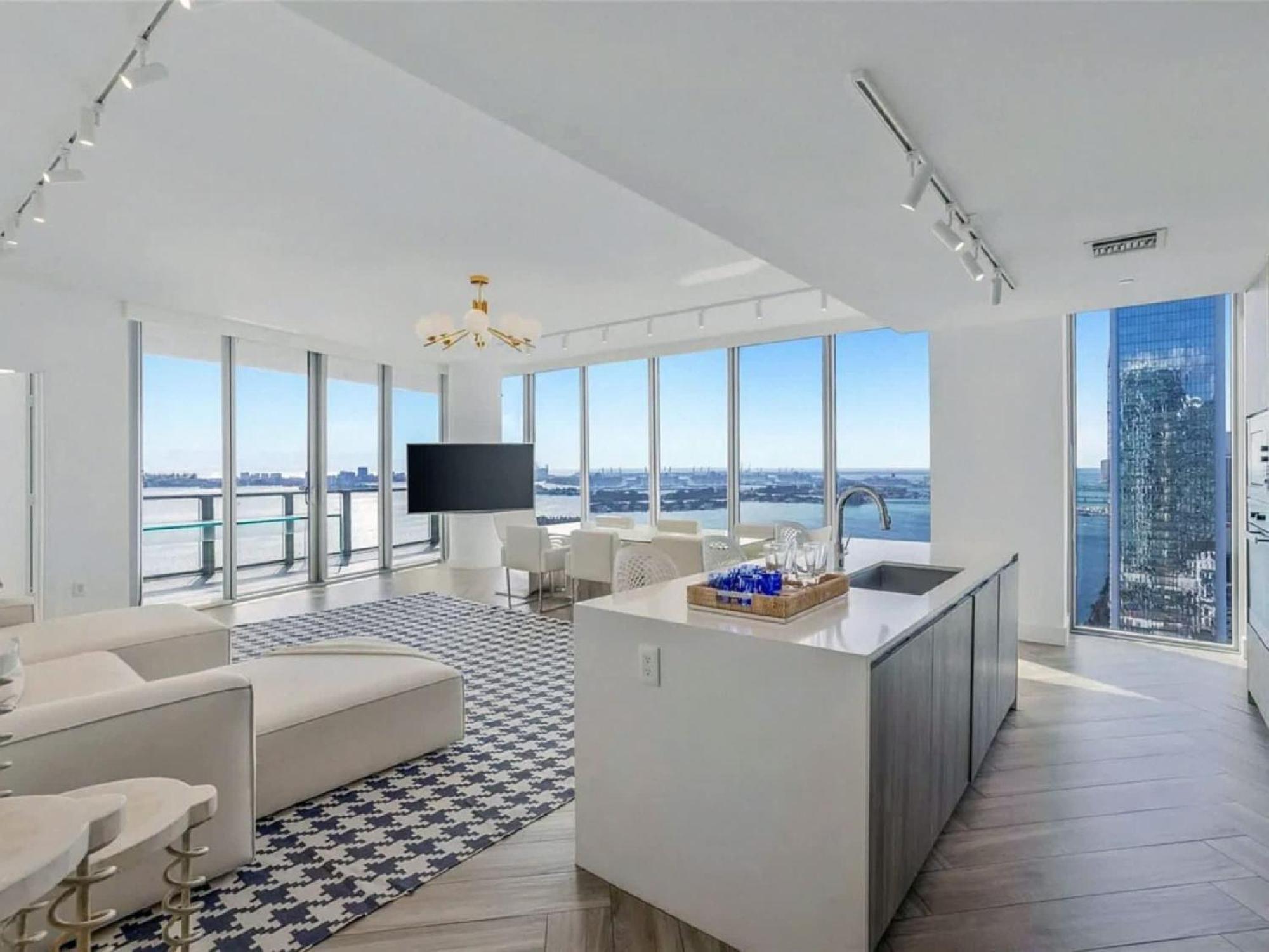 Apartment High-floor With Ocean Views In Miami