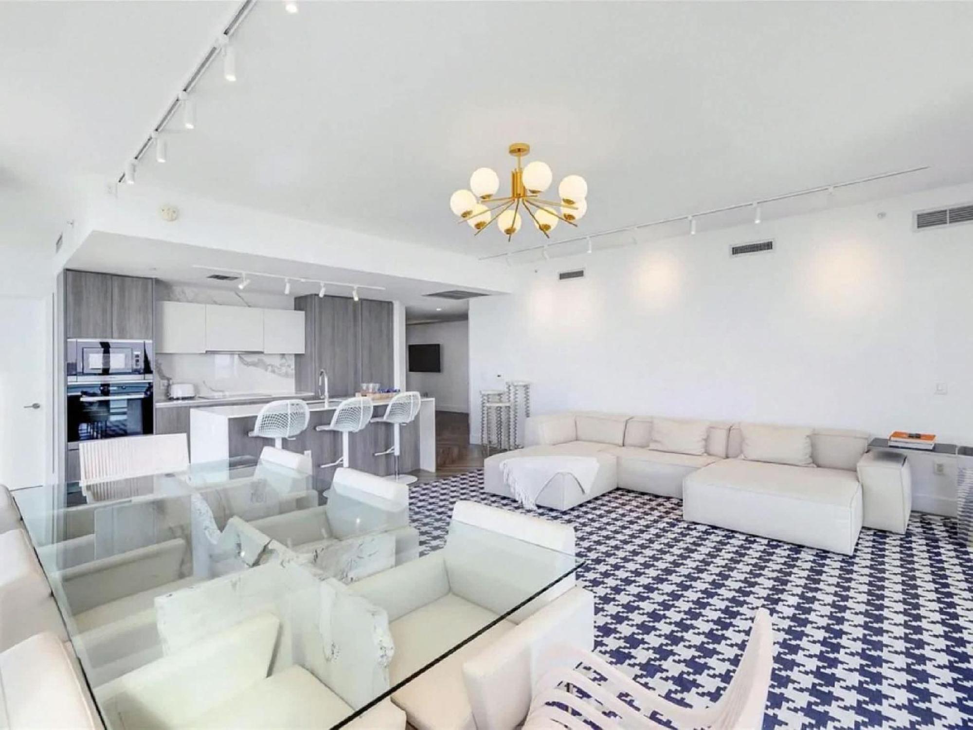 High-floor With Ocean Views In * Miami