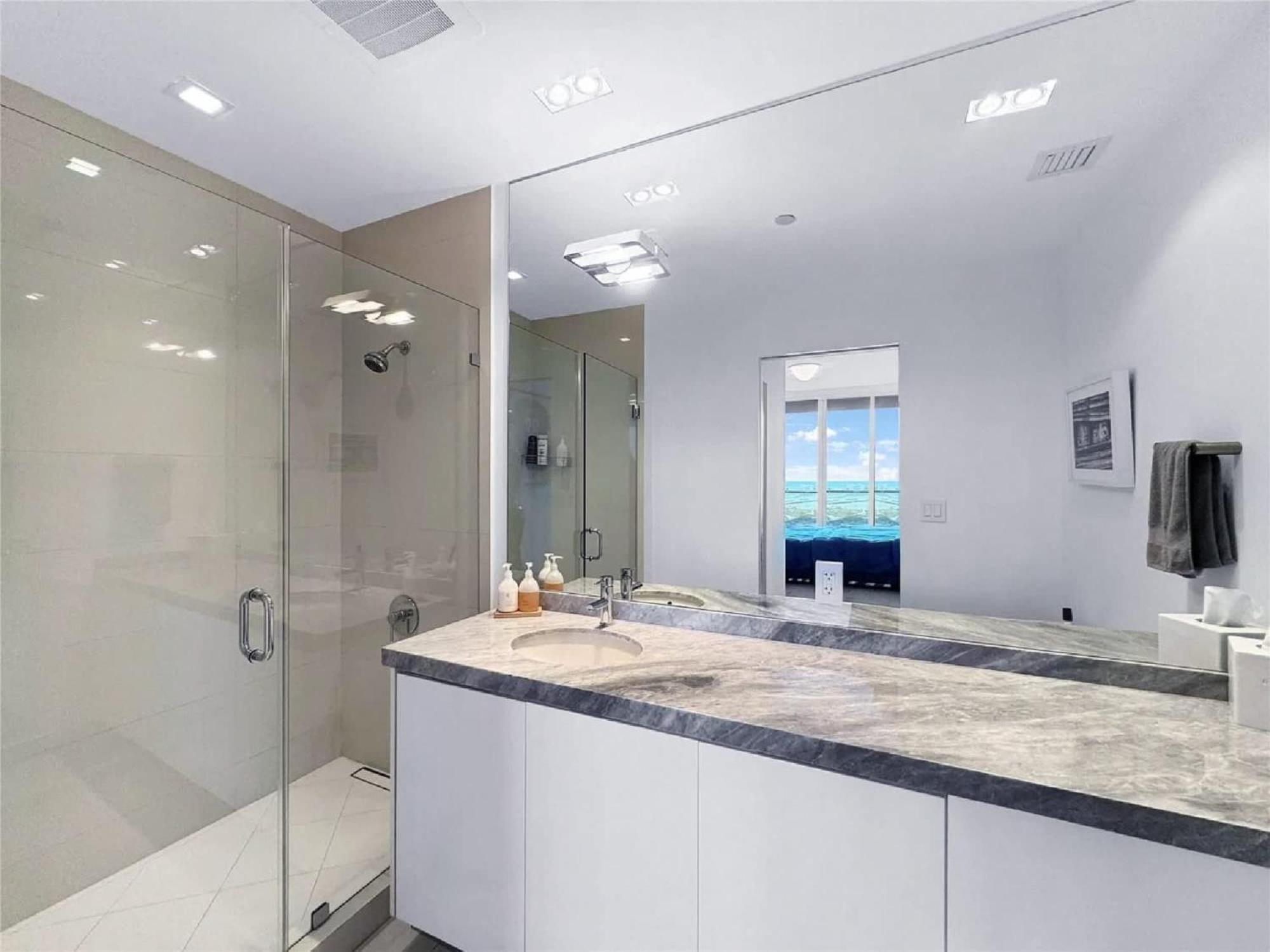 Penthouse With Stunning Views In Edgewater * Miami