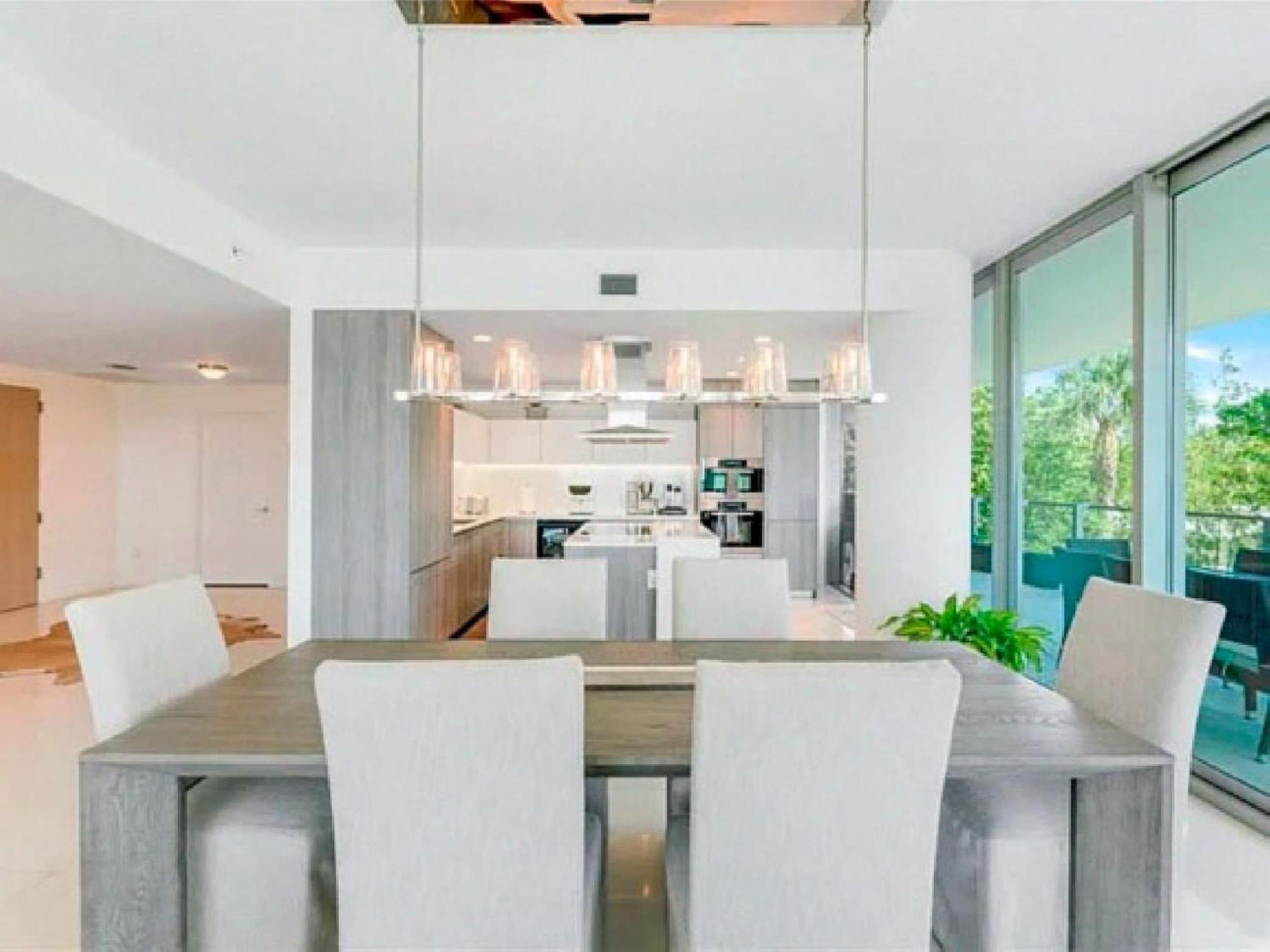 Elegant With Ocean Views In Key Biscayne