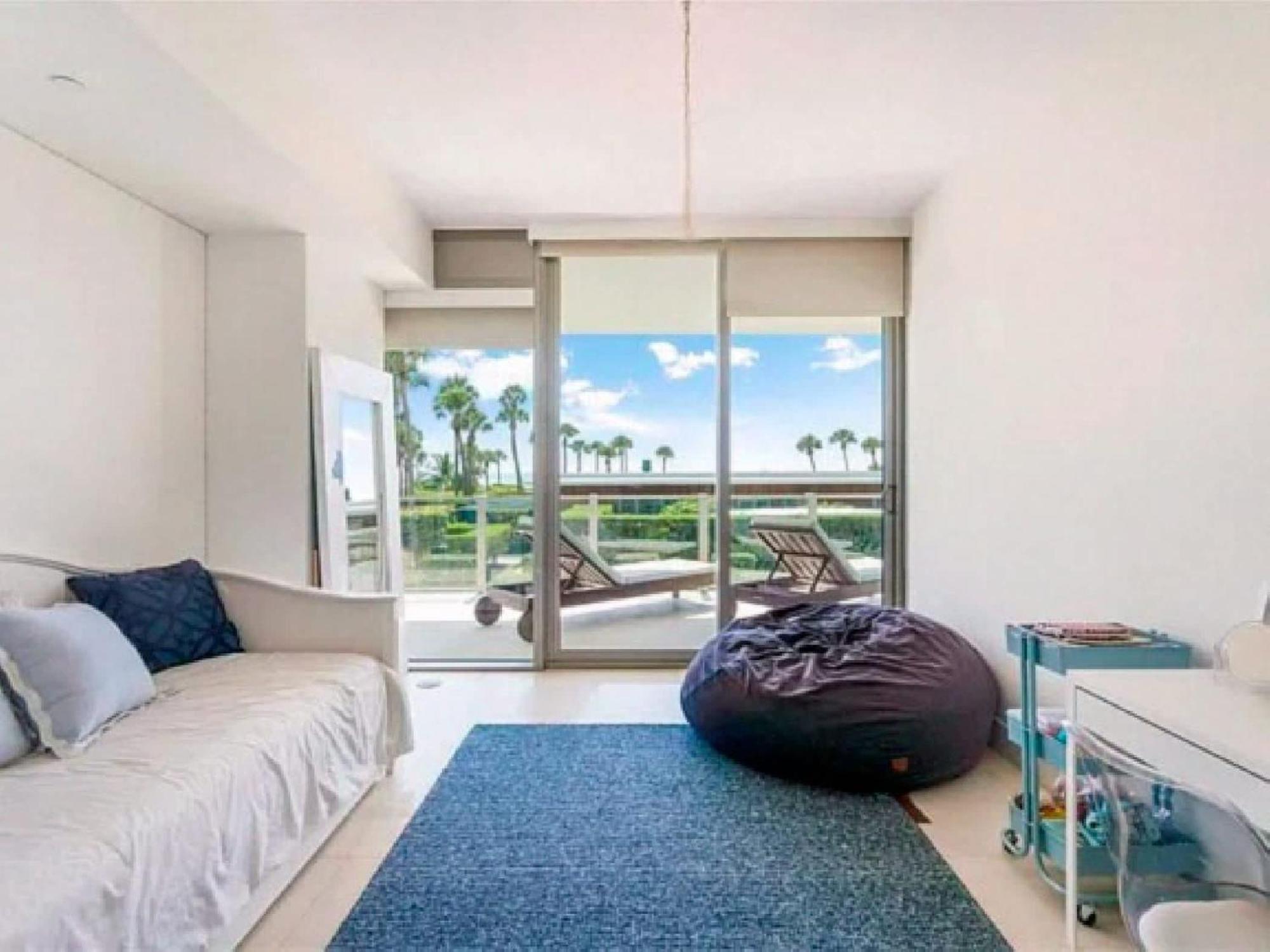 Elegant With Ocean Views In Key Biscayne