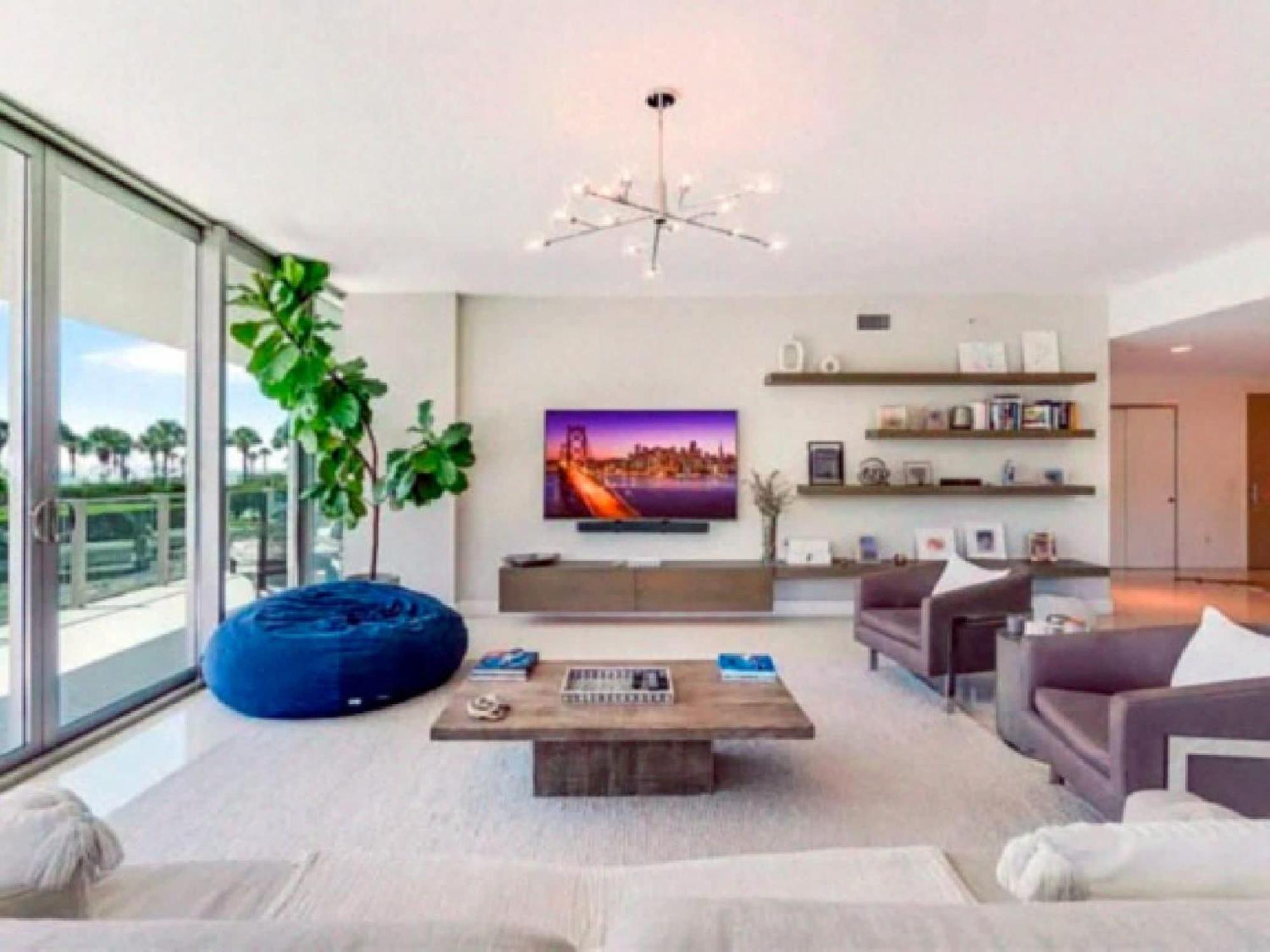Elegant With Ocean Views In Key Biscayne *