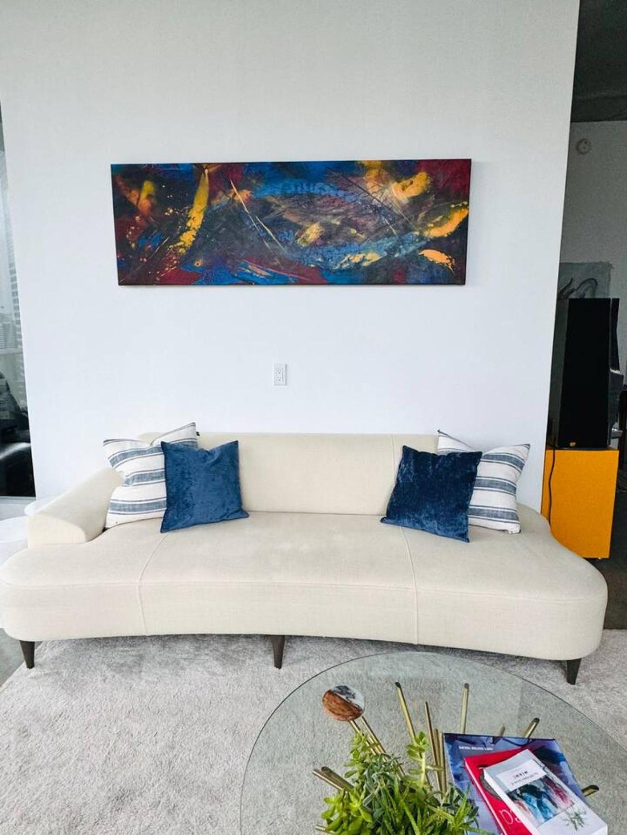 Holiday home Art-filled Loft 180 Views, Rooftop Pool, Parking