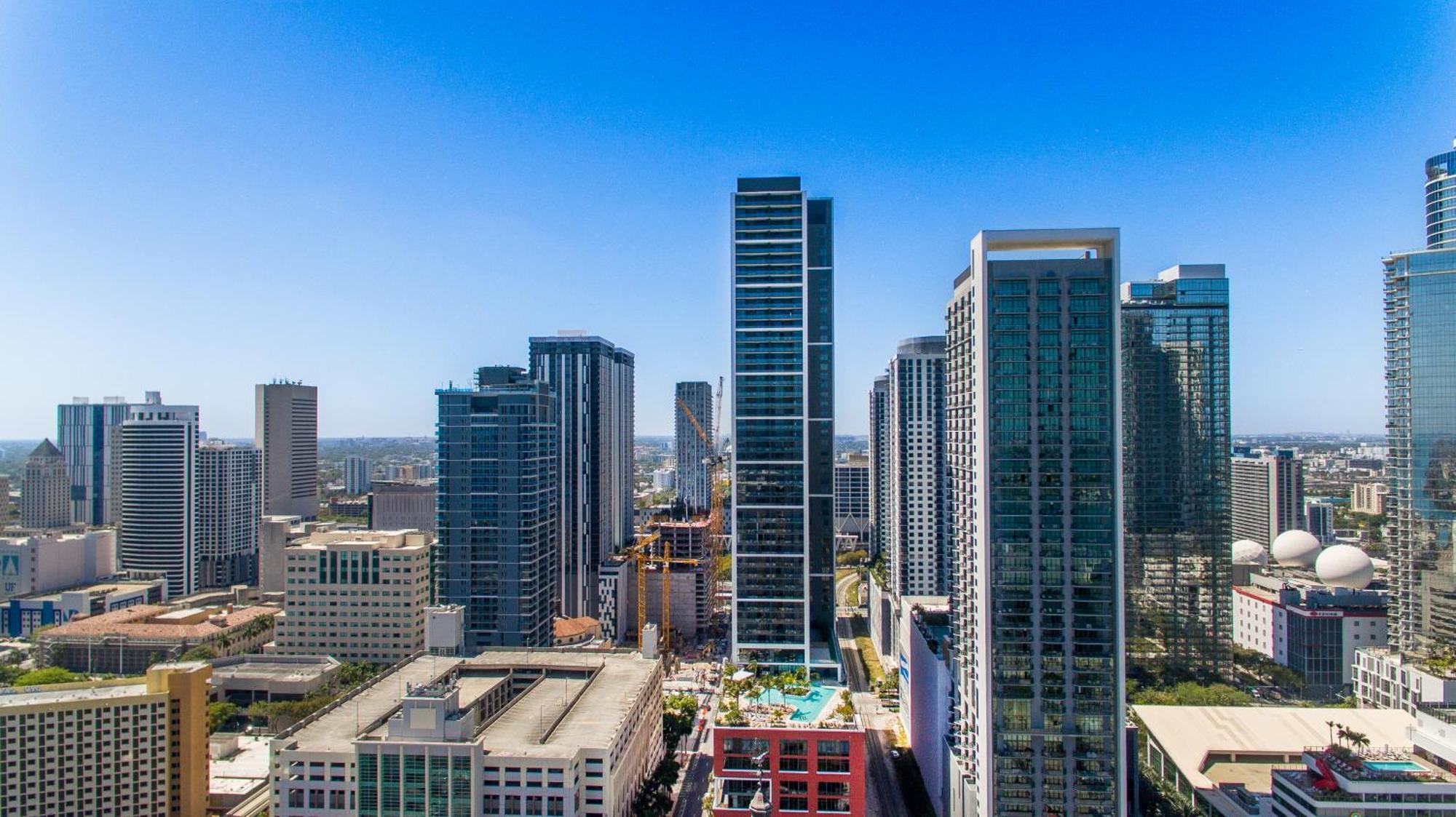 Magnificent 3 Bedrooms In Downtown With Incredible Views Apartment *