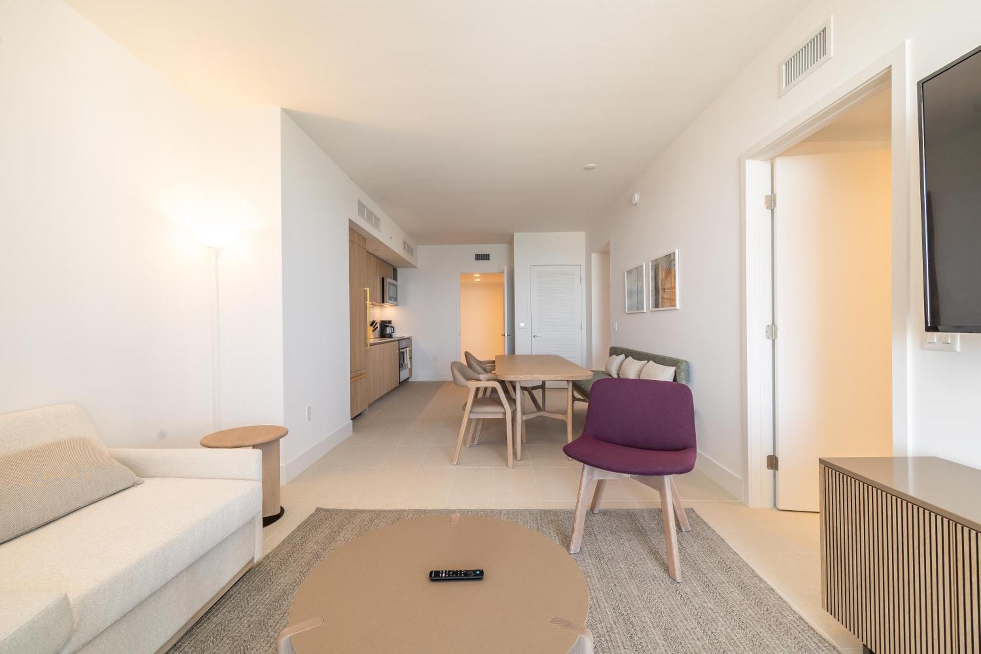 Magnificent 3 Bedrooms In Downtown With Incredible Views Apartment