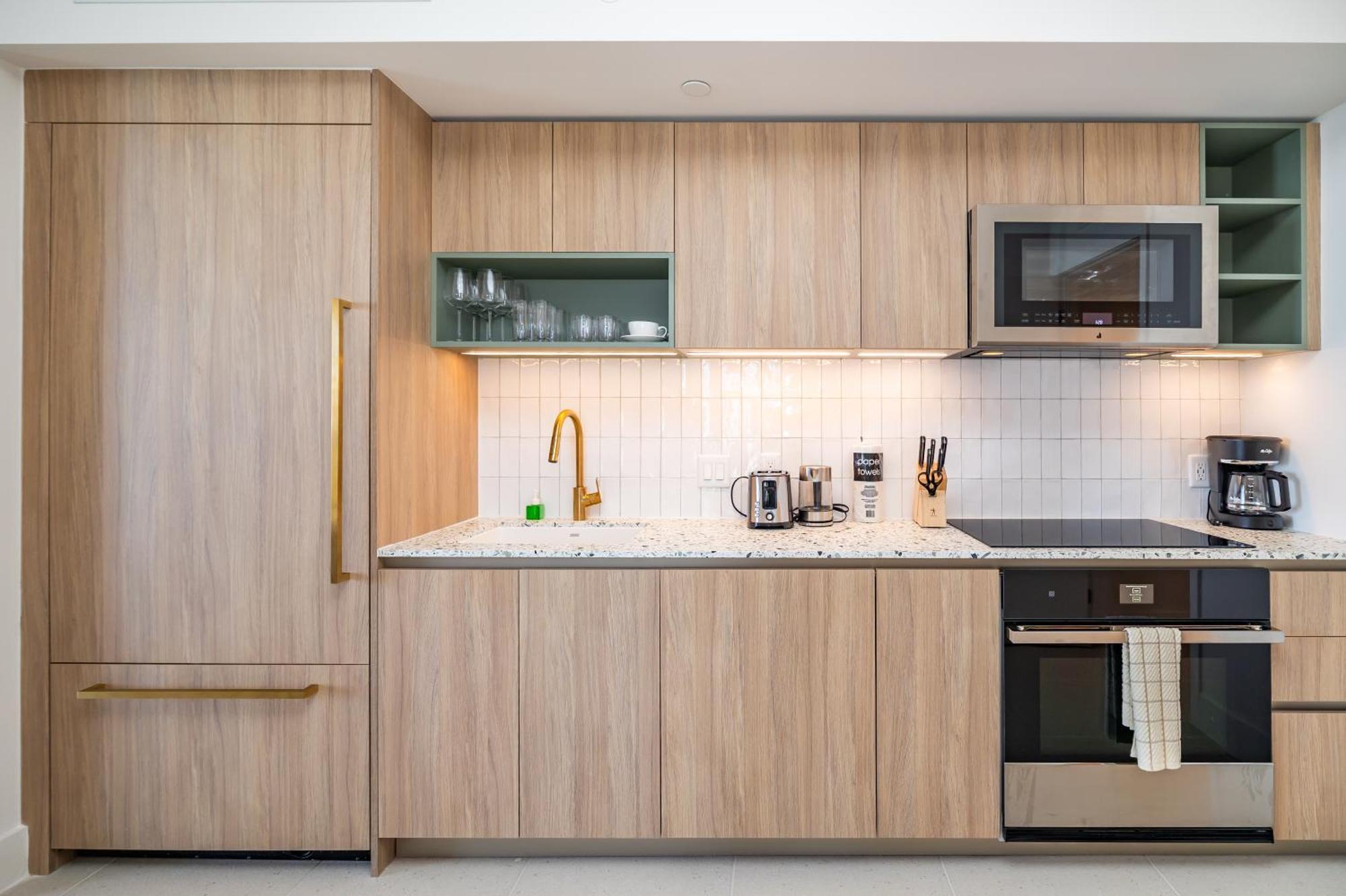 Magnificent 3 Bedrooms In Downtown With Incredible Views Apartment