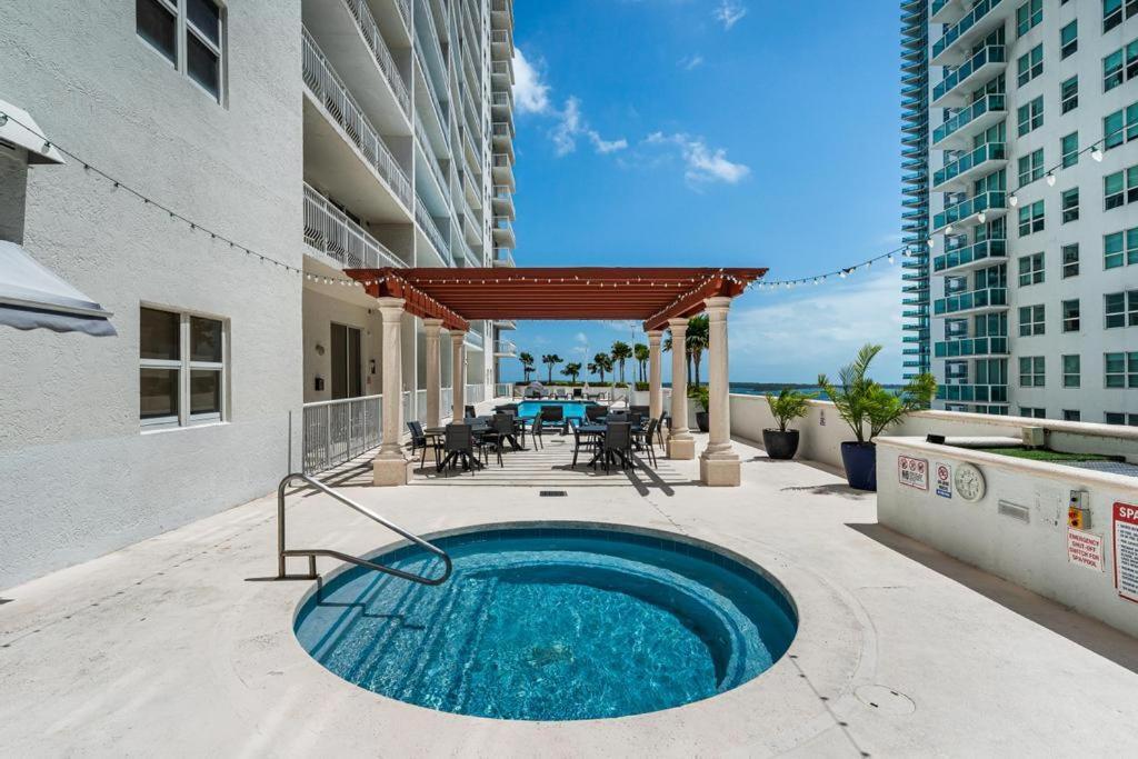 Brickell 2 Bedroom In The Heart Of Apartment *
